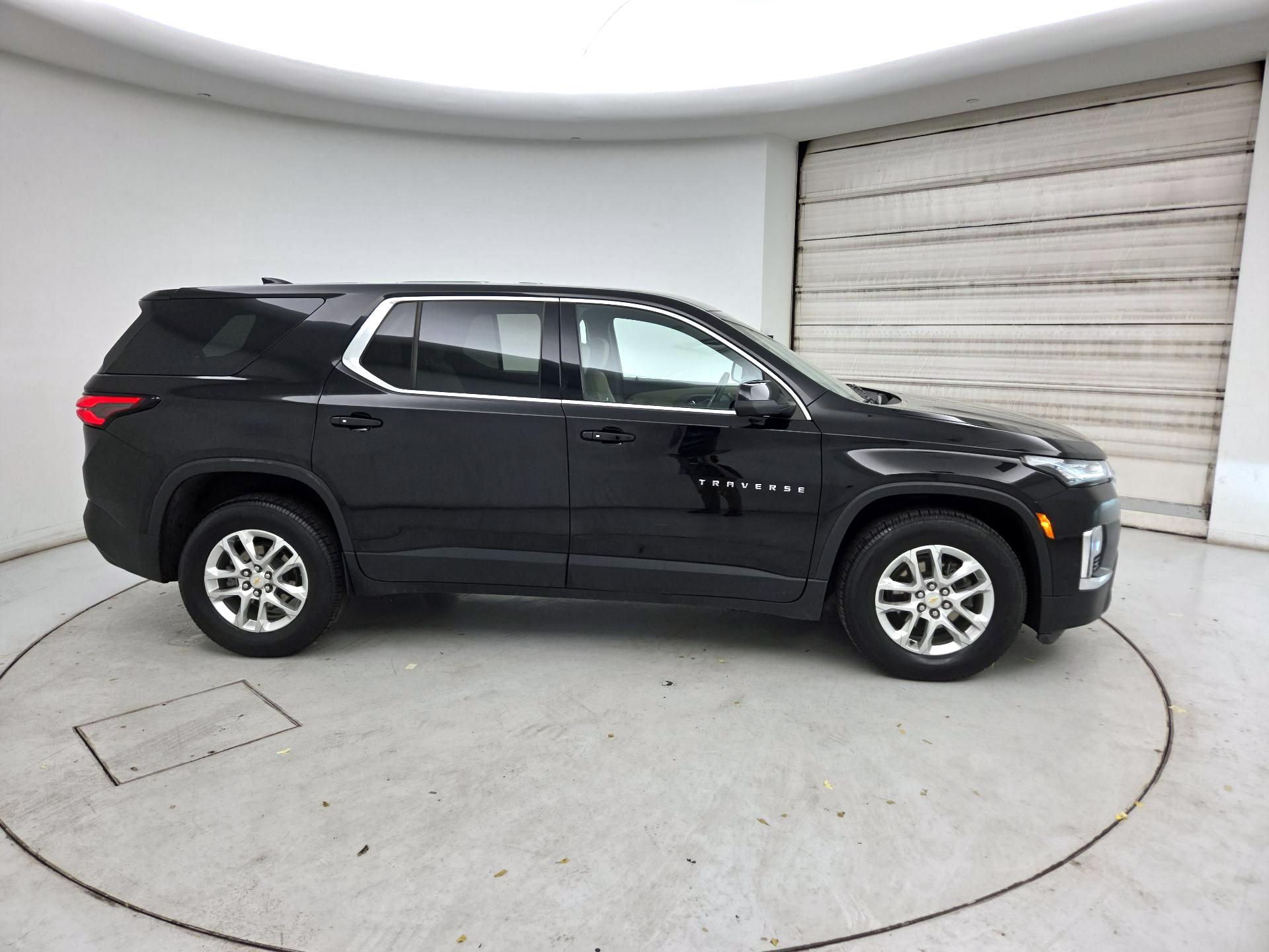 Thumbnail: 2023 Chevrolet Traverse - 4