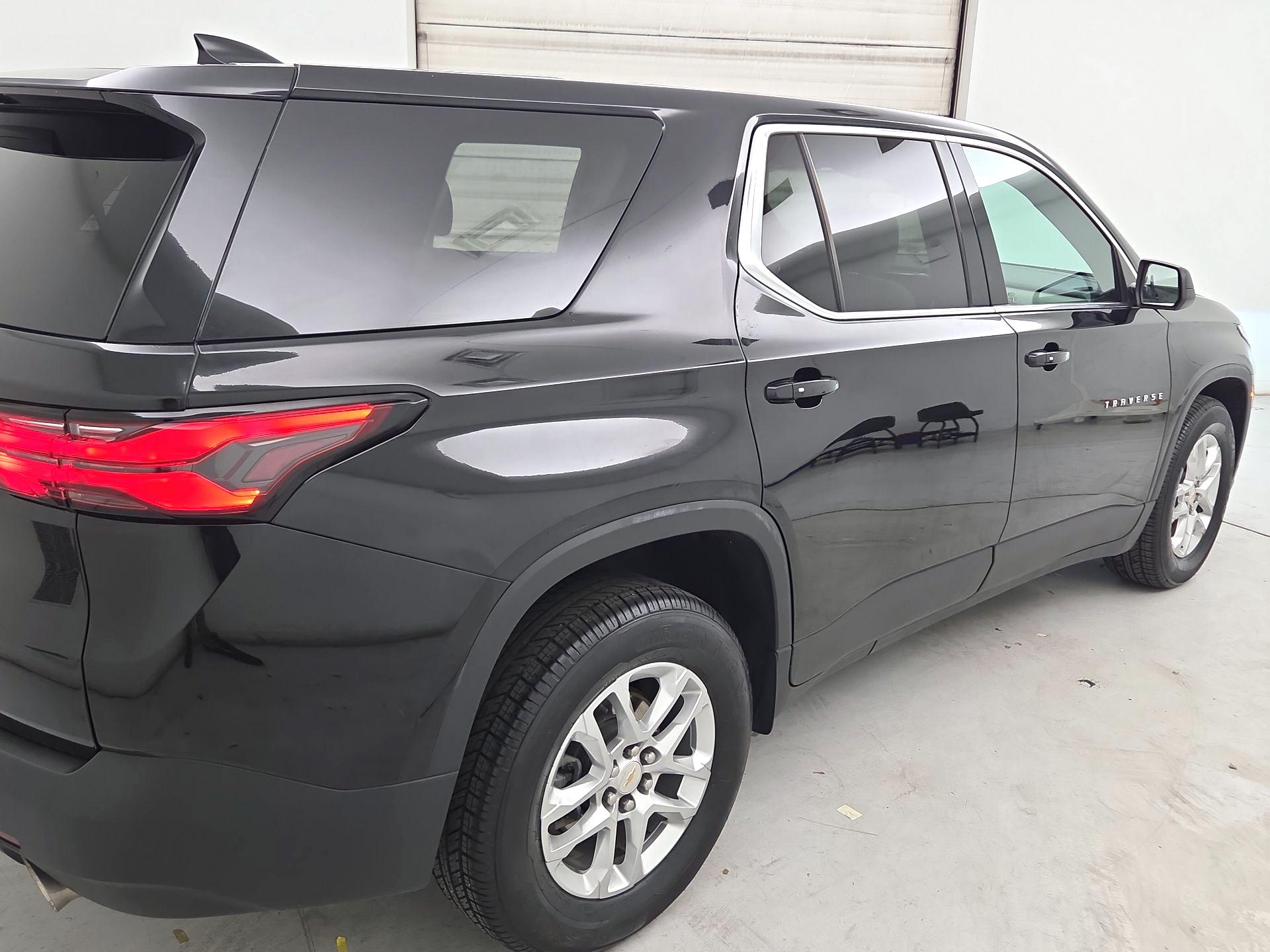 Thumbnail: 2023 Chevrolet Traverse - 5