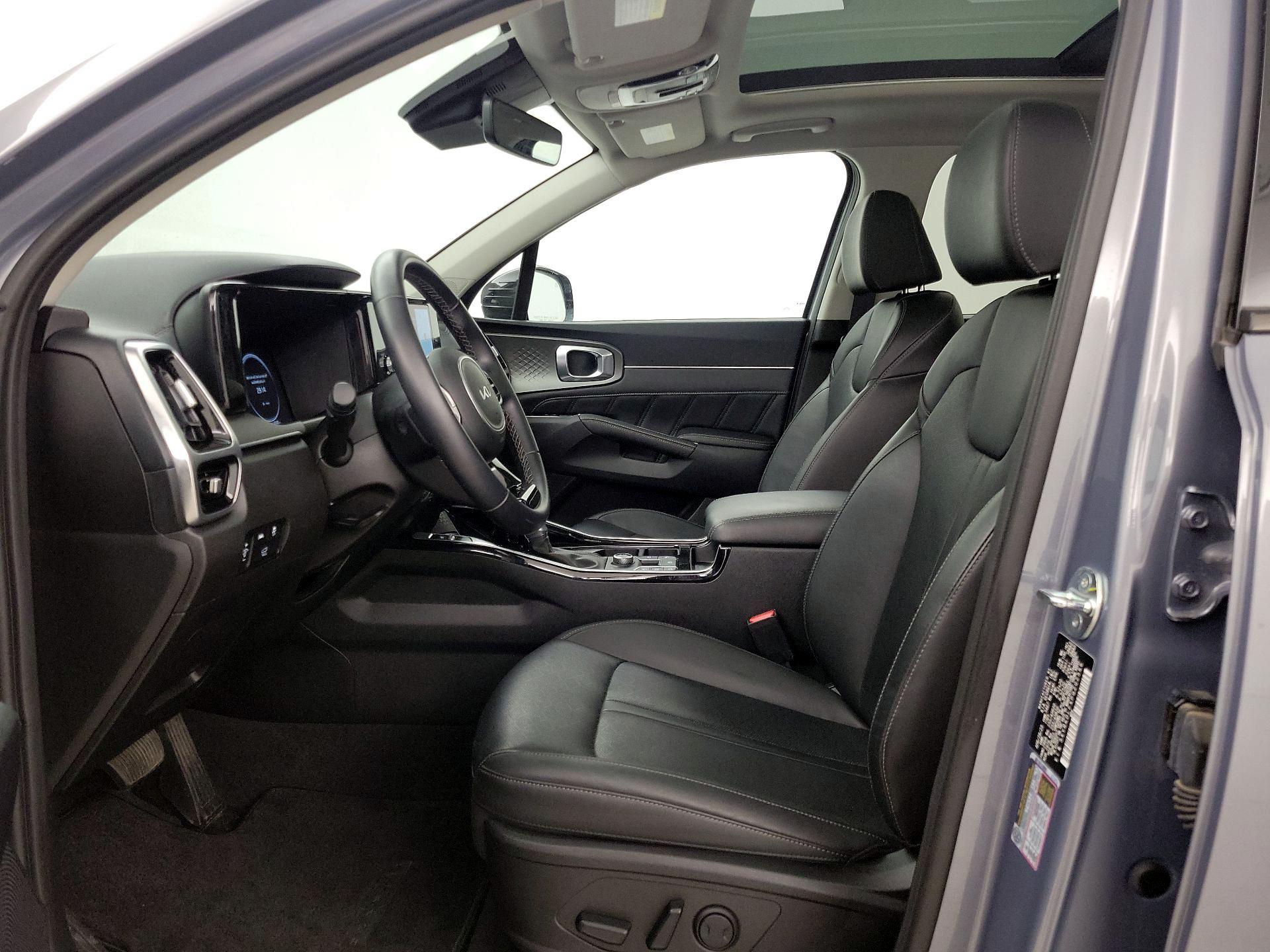 Thumbnail: 2023 Kia Sorento - 11