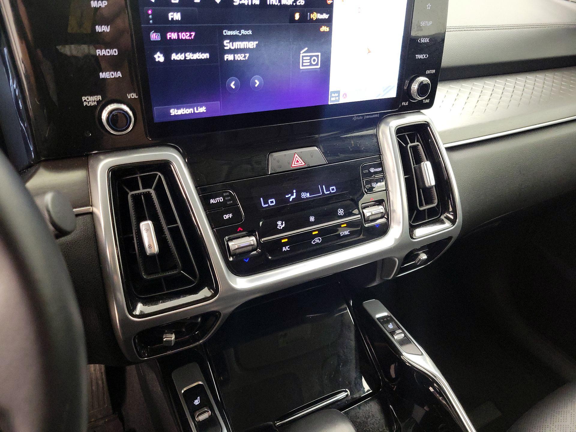 Thumbnail: 2023 Kia Sorento - 17