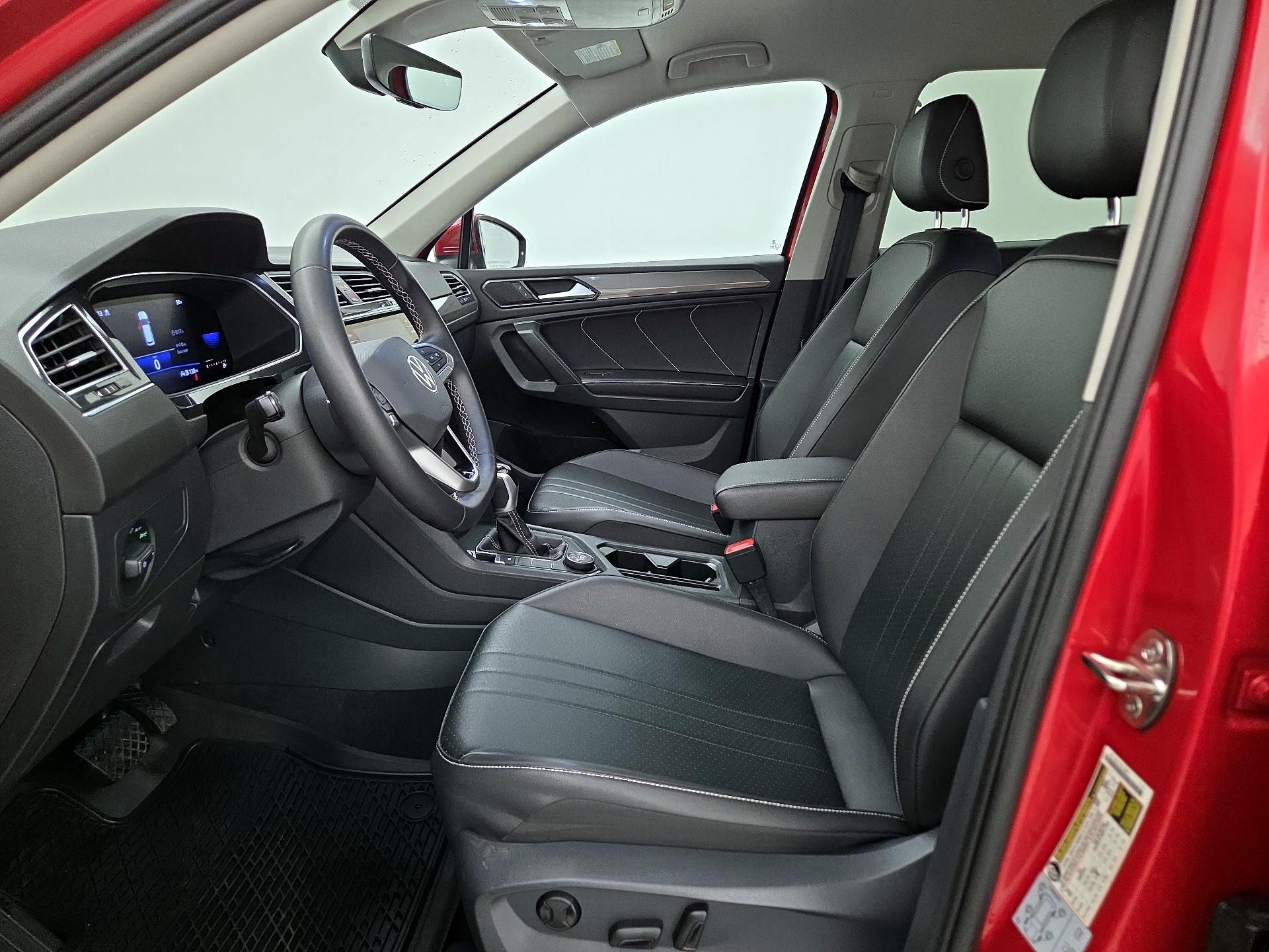 Thumbnail: 2022 Volkswagen Tiguan - 11