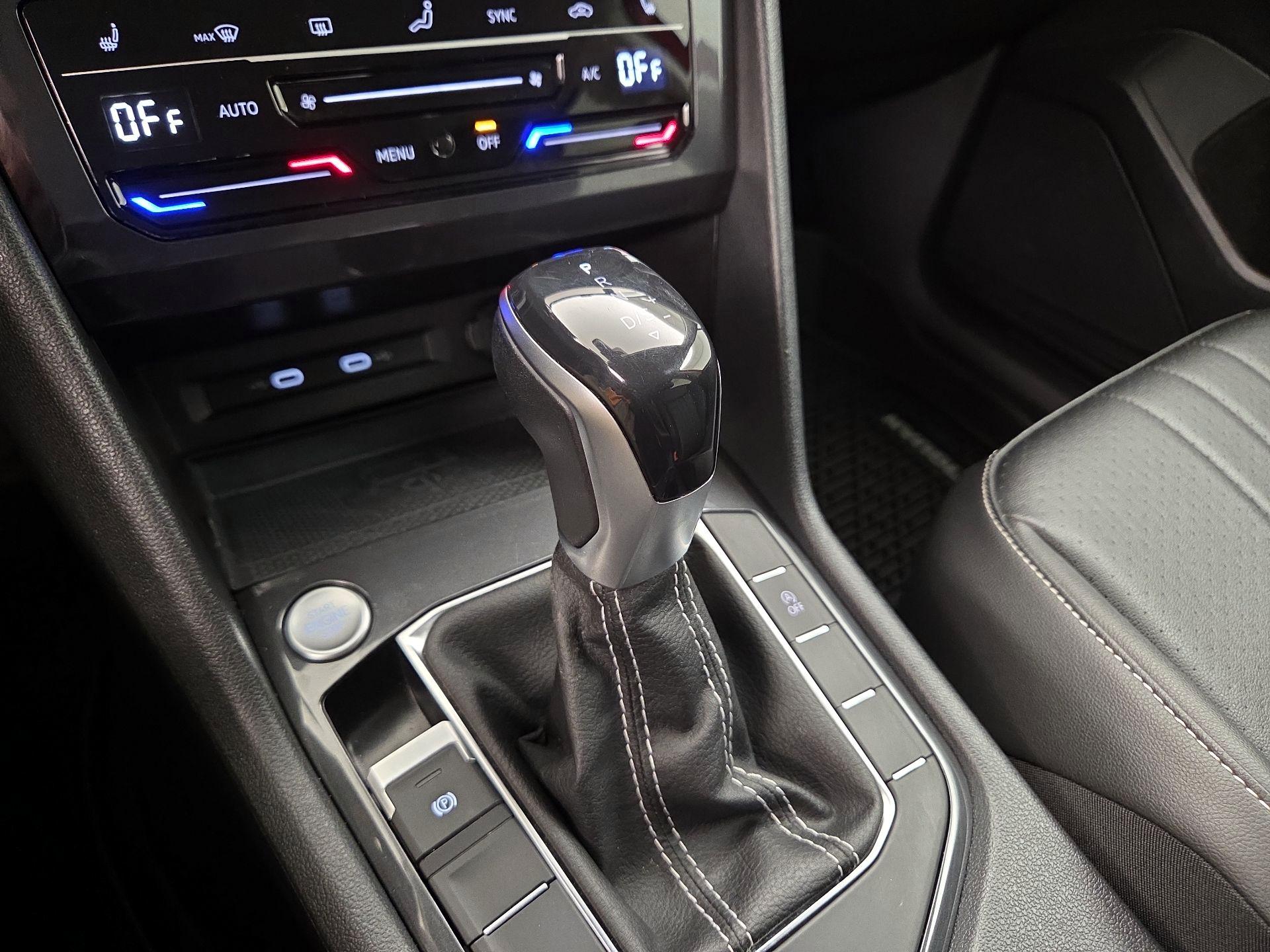 Thumbnail: 2022 Volkswagen Tiguan - 18