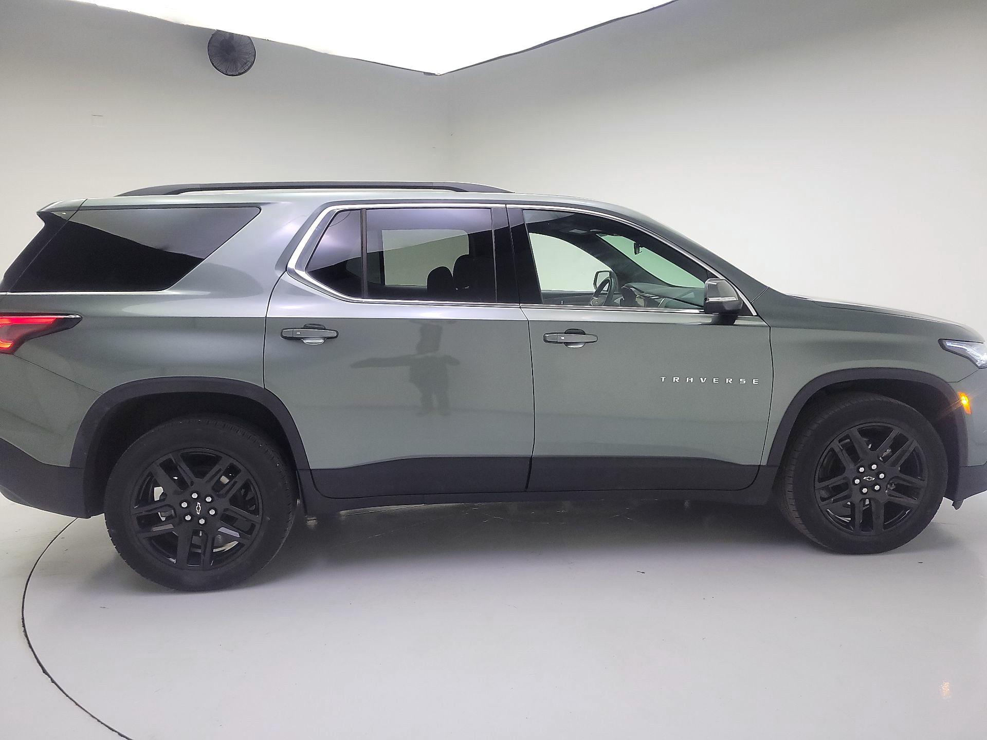 Thumbnail: 2023 Chevrolet Traverse - 4