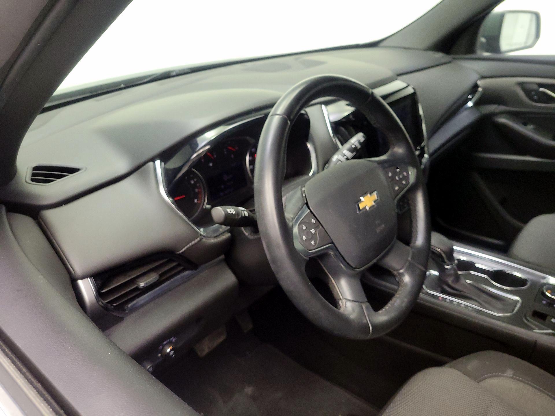 Thumbnail: 2023 Chevrolet Traverse - 8