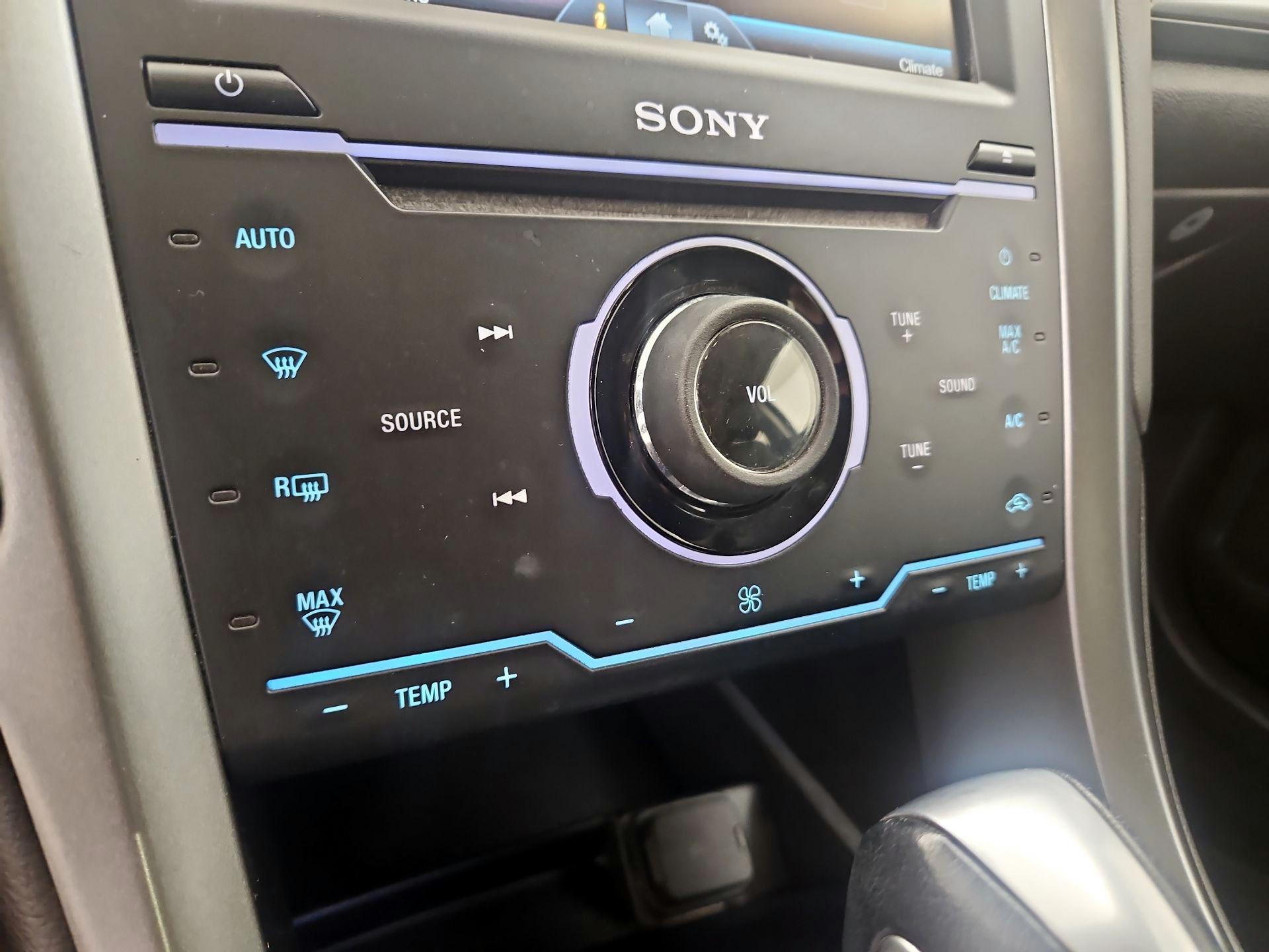 Thumbnail: 2014 Ford Fusion - 16