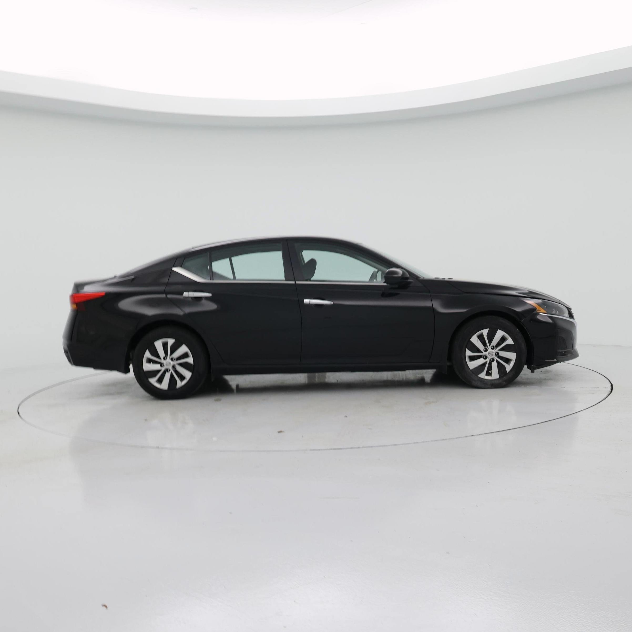 Thumbnail: 2023 Nissan Altima - 7