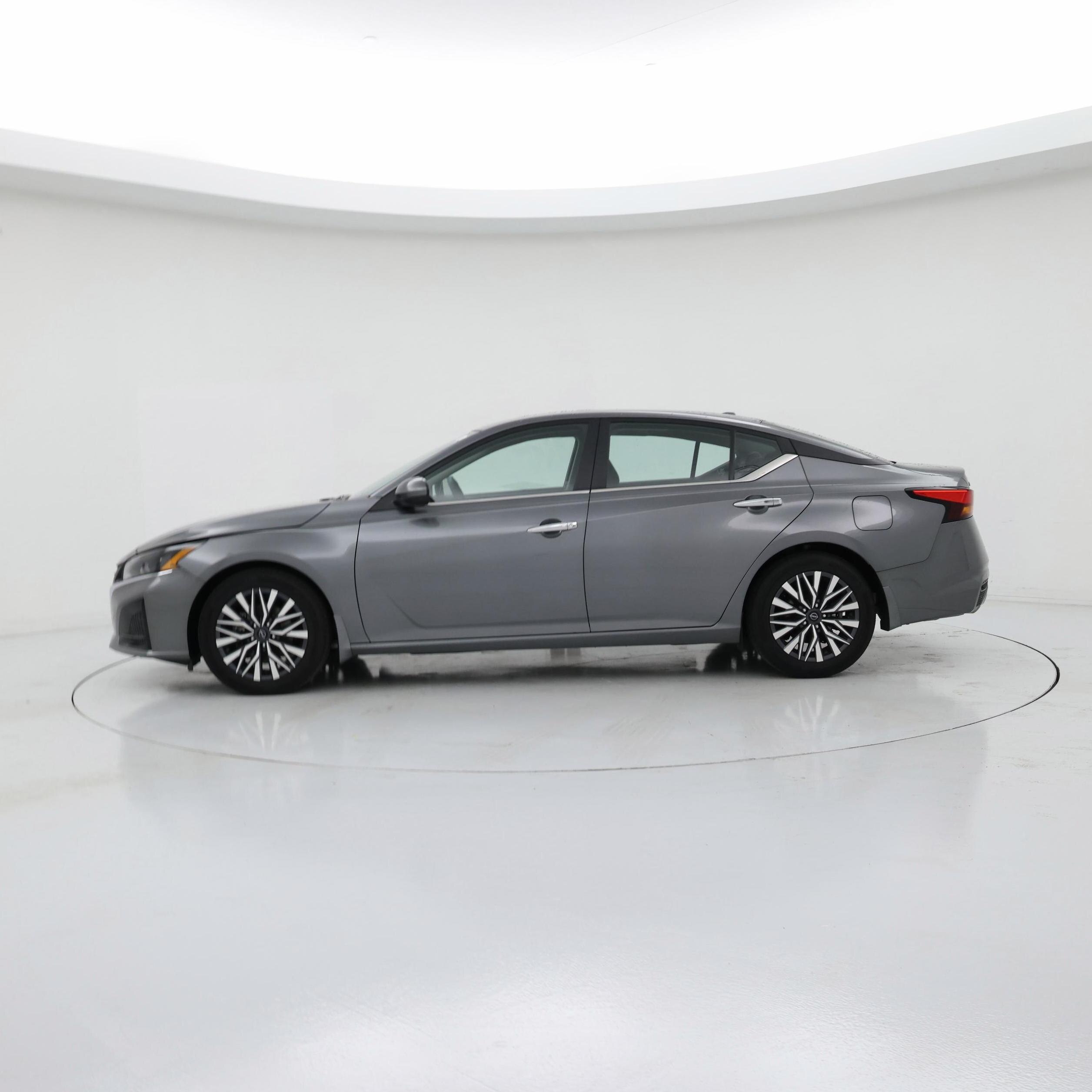 Thumbnail: 2023 Nissan Altima - 3