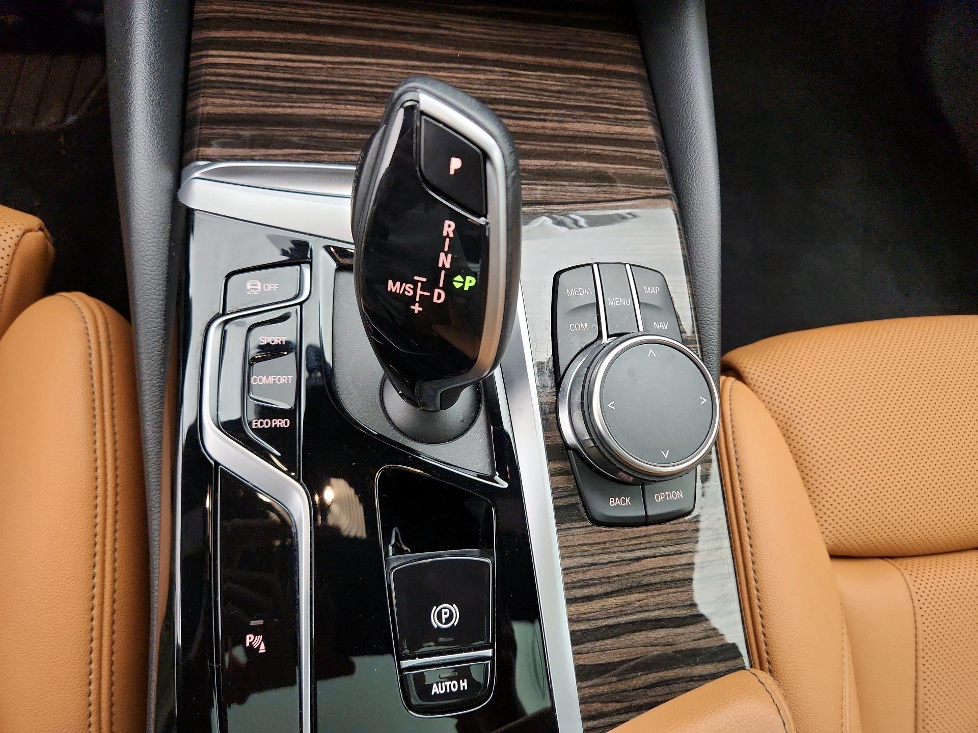 Thumbnail: 2023 BMW 5 Series - 18