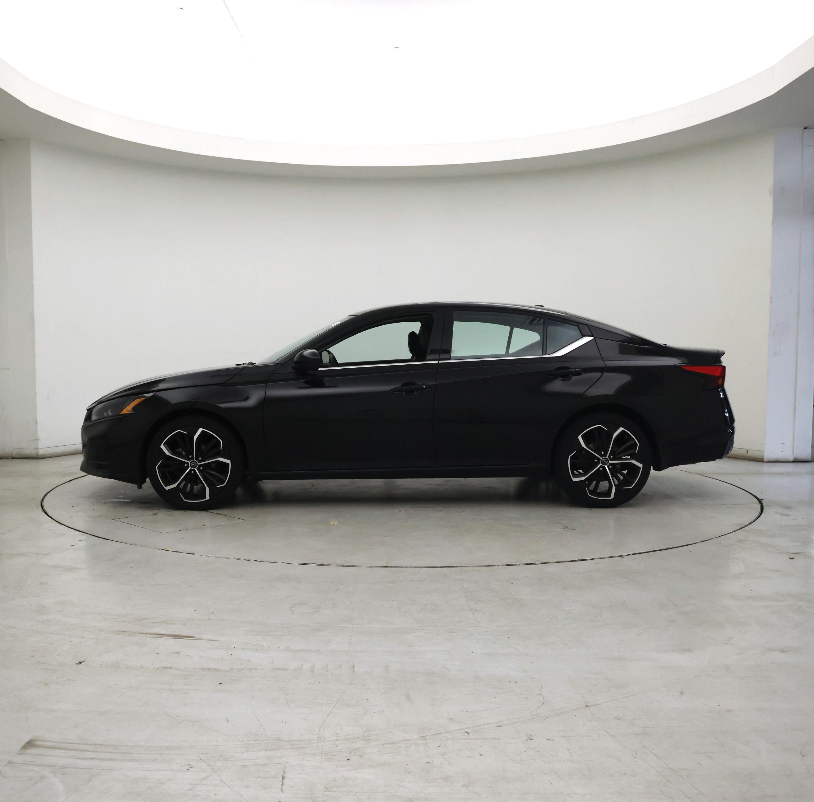 Thumbnail: 2023 Nissan Altima - 3