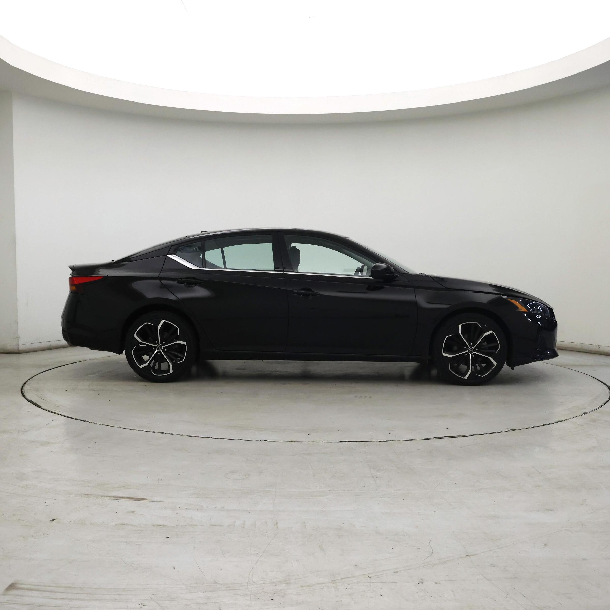 Thumbnail: 2023 Nissan Altima - 7