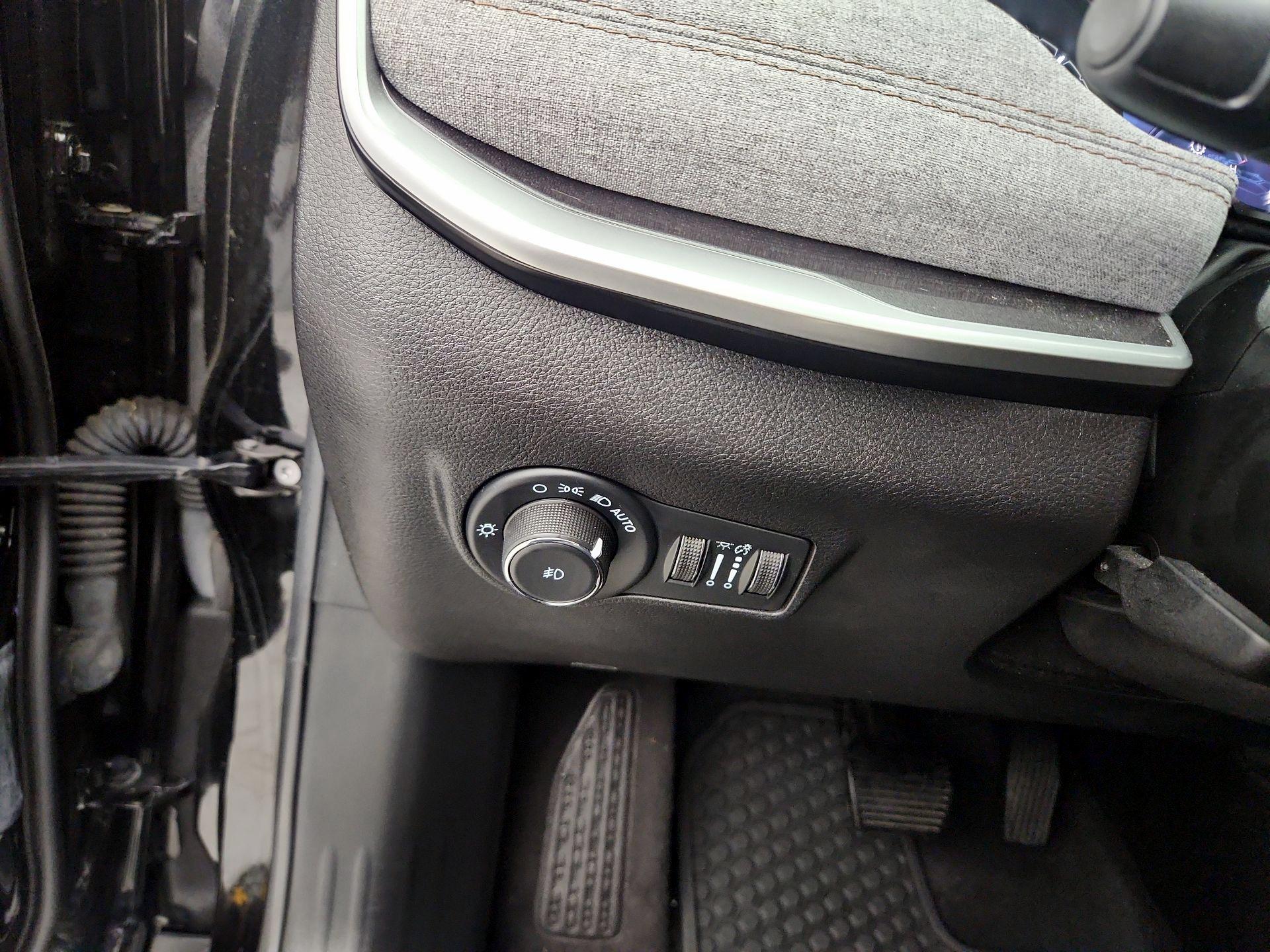 Thumbnail: 2022 Jeep Compass - 13