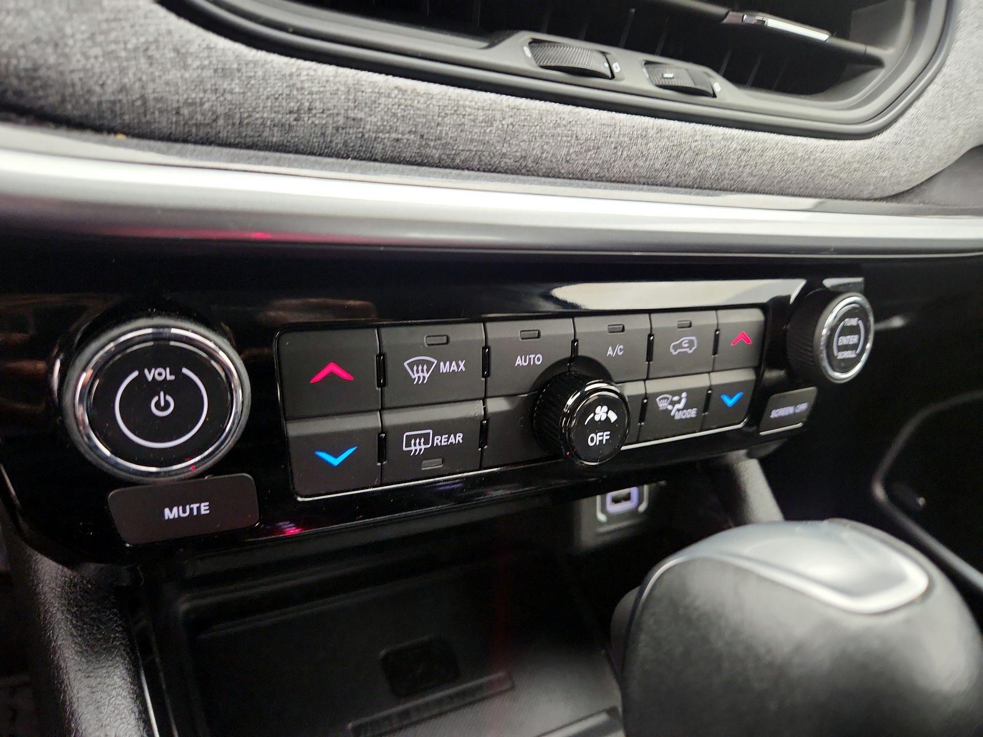 Thumbnail: 2022 Jeep Compass - 16