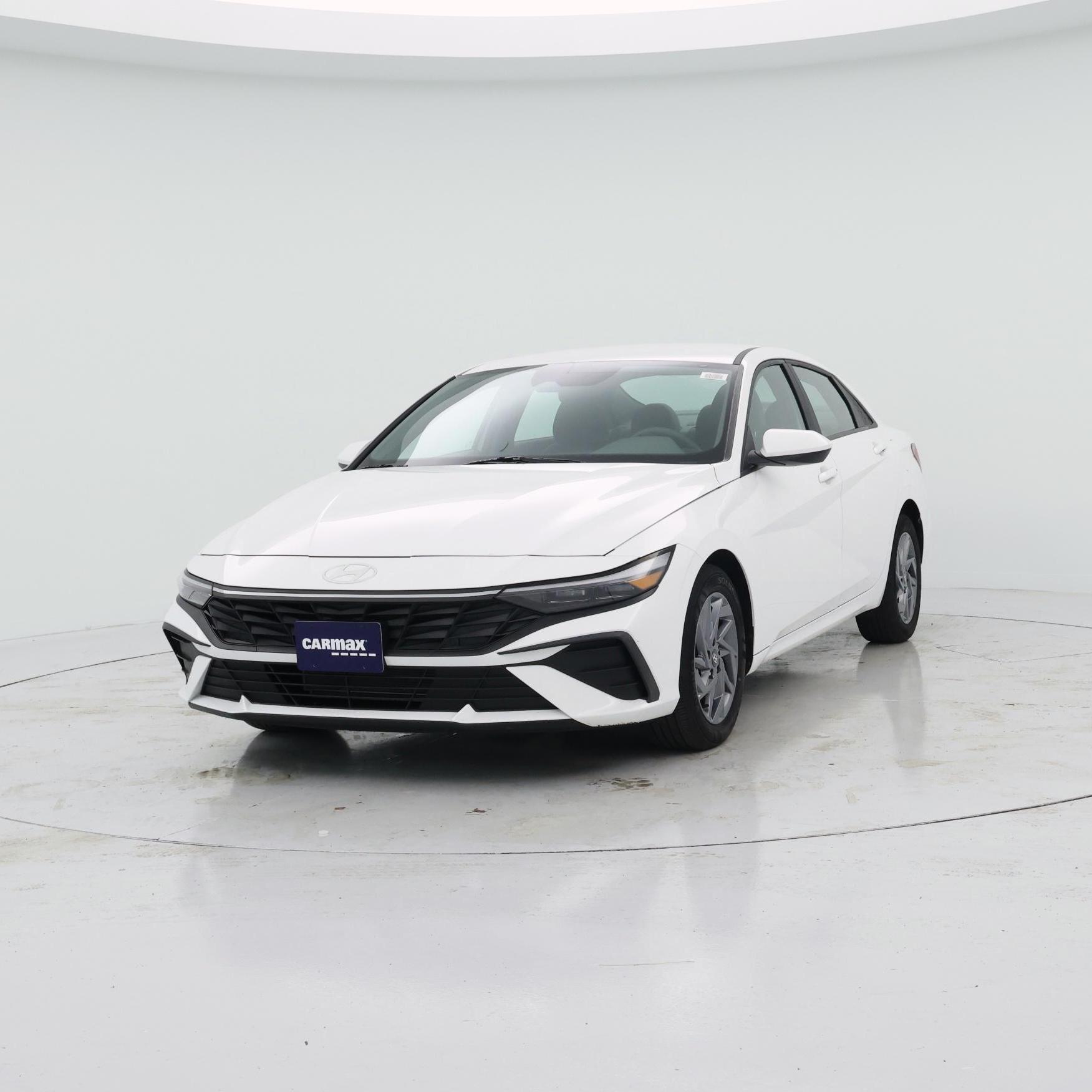 Thumbnail: 2024 Hyundai Elantra - 4