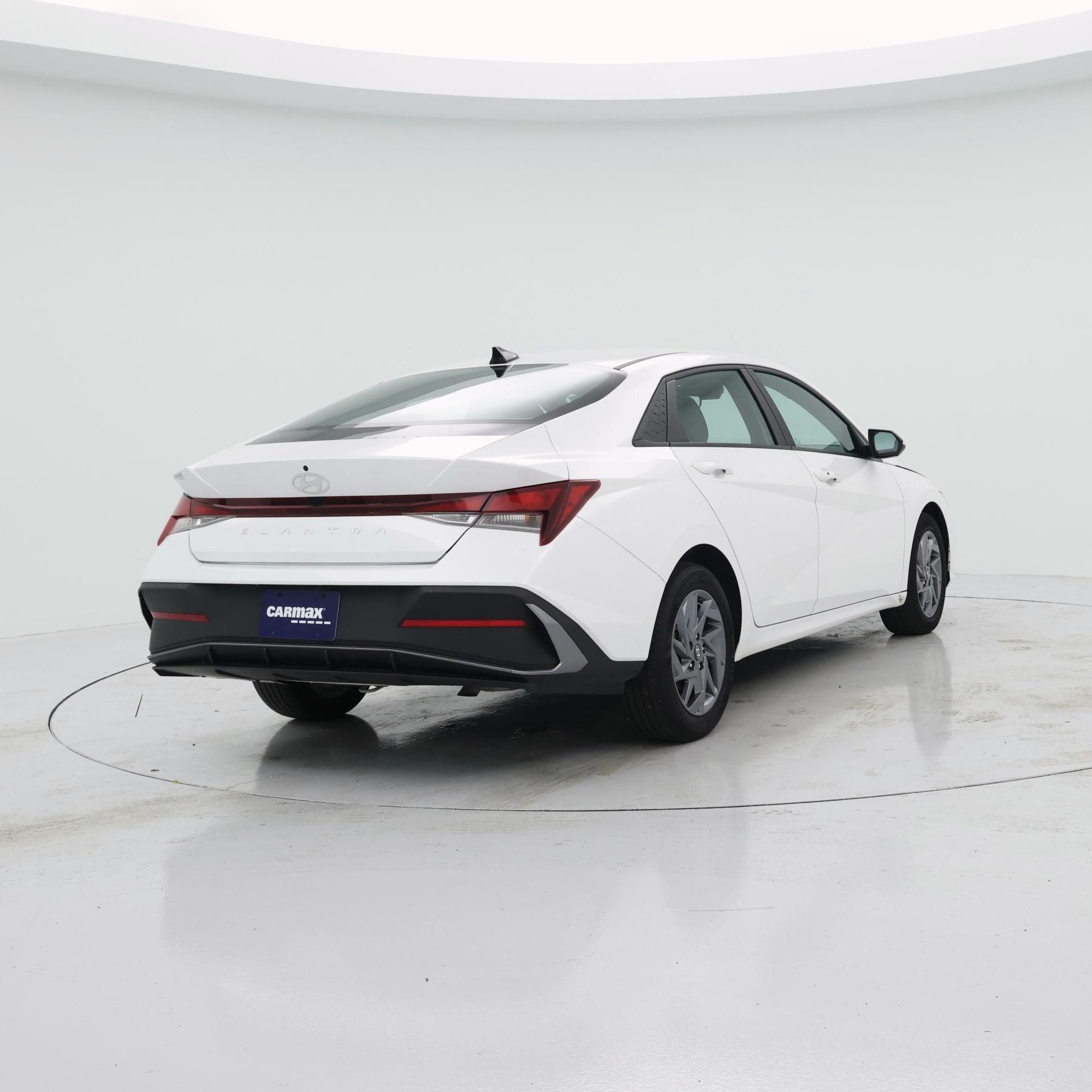 Thumbnail: 2024 Hyundai Elantra - 8