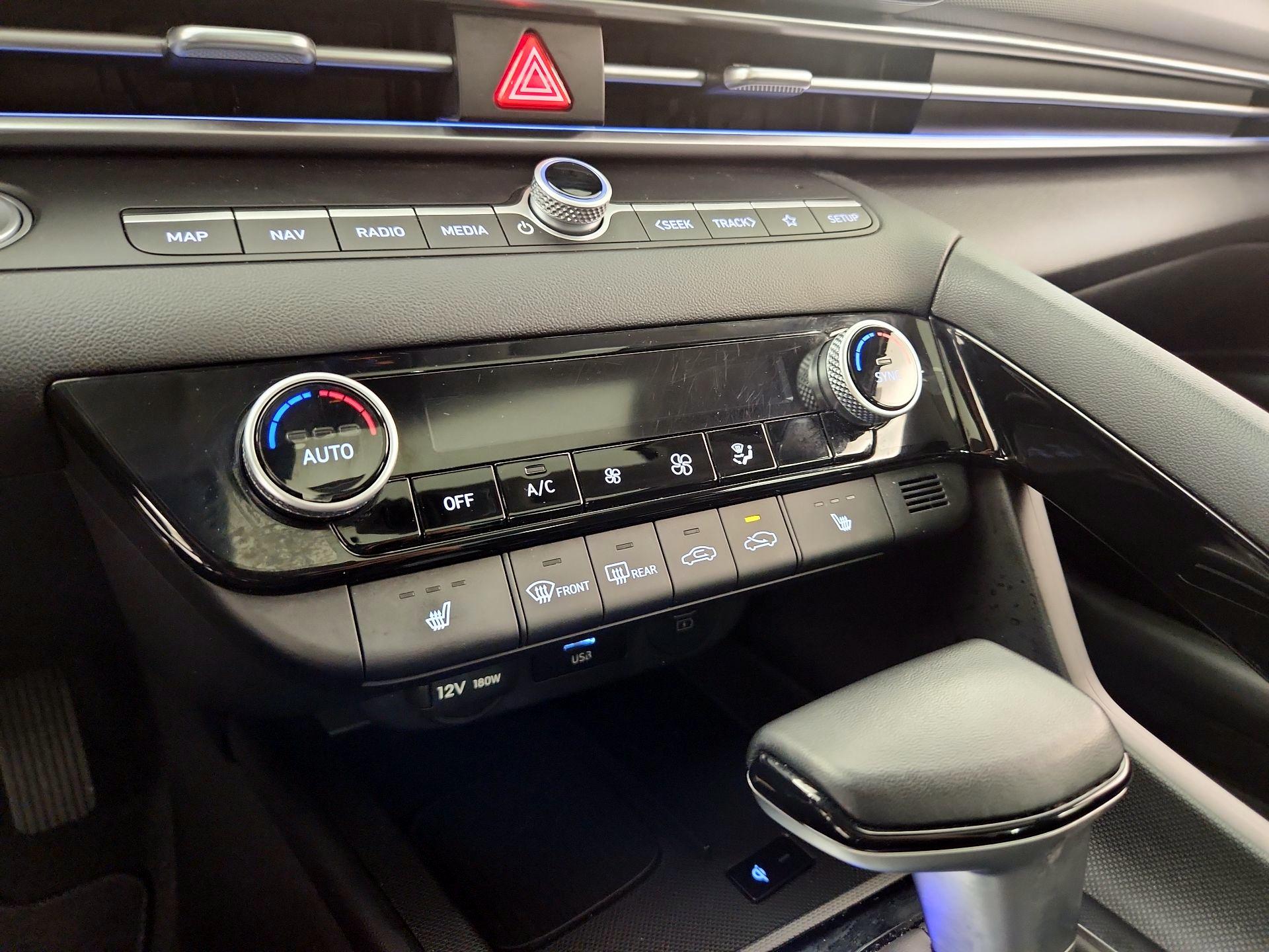 Thumbnail: 2024 Hyundai Elantra - 17