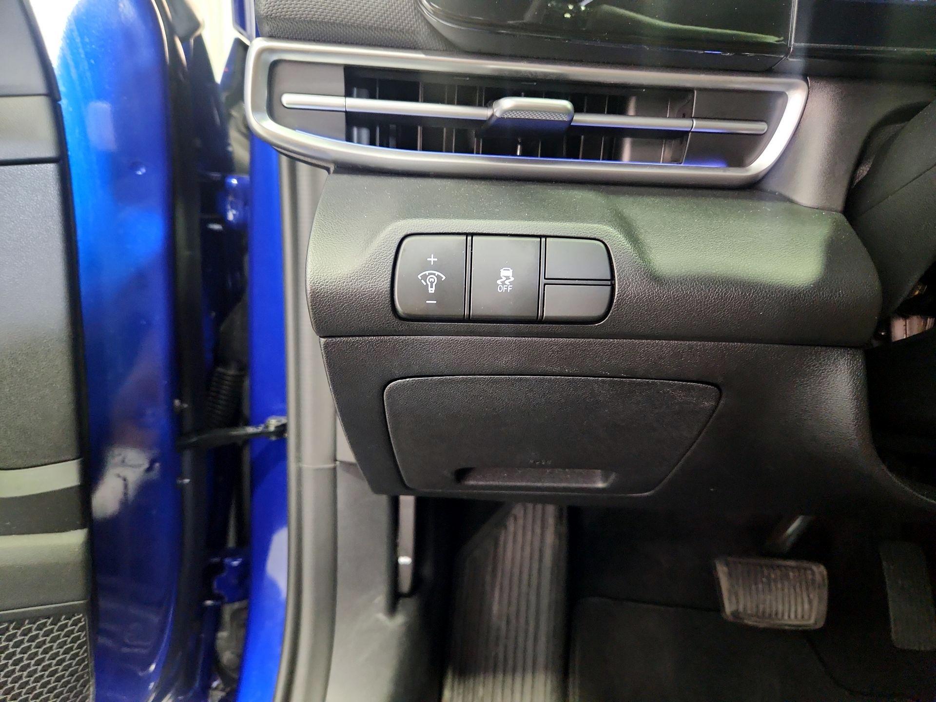 Thumbnail: 2024 Hyundai Elantra - 13