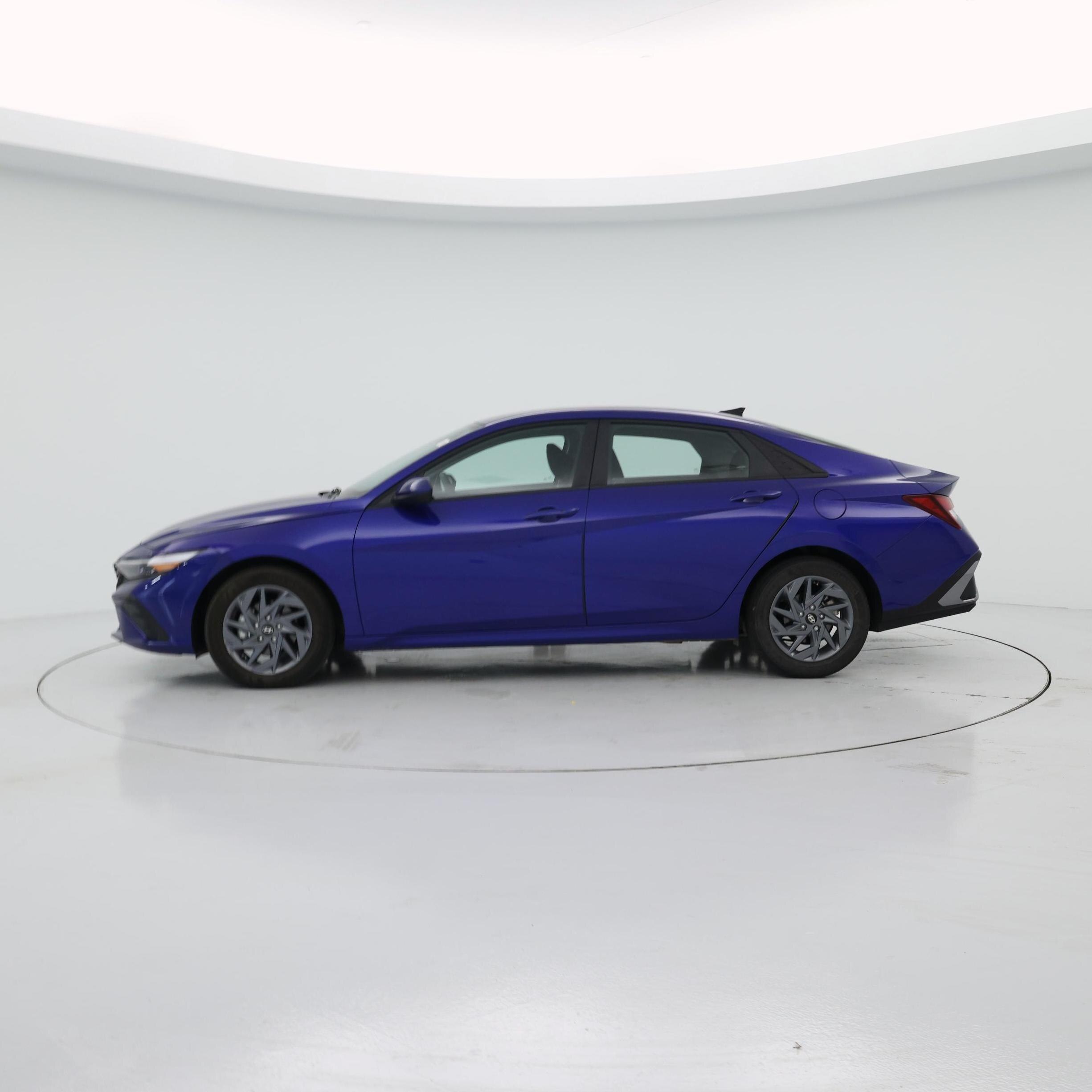 Thumbnail: 2024 Hyundai Elantra - 3