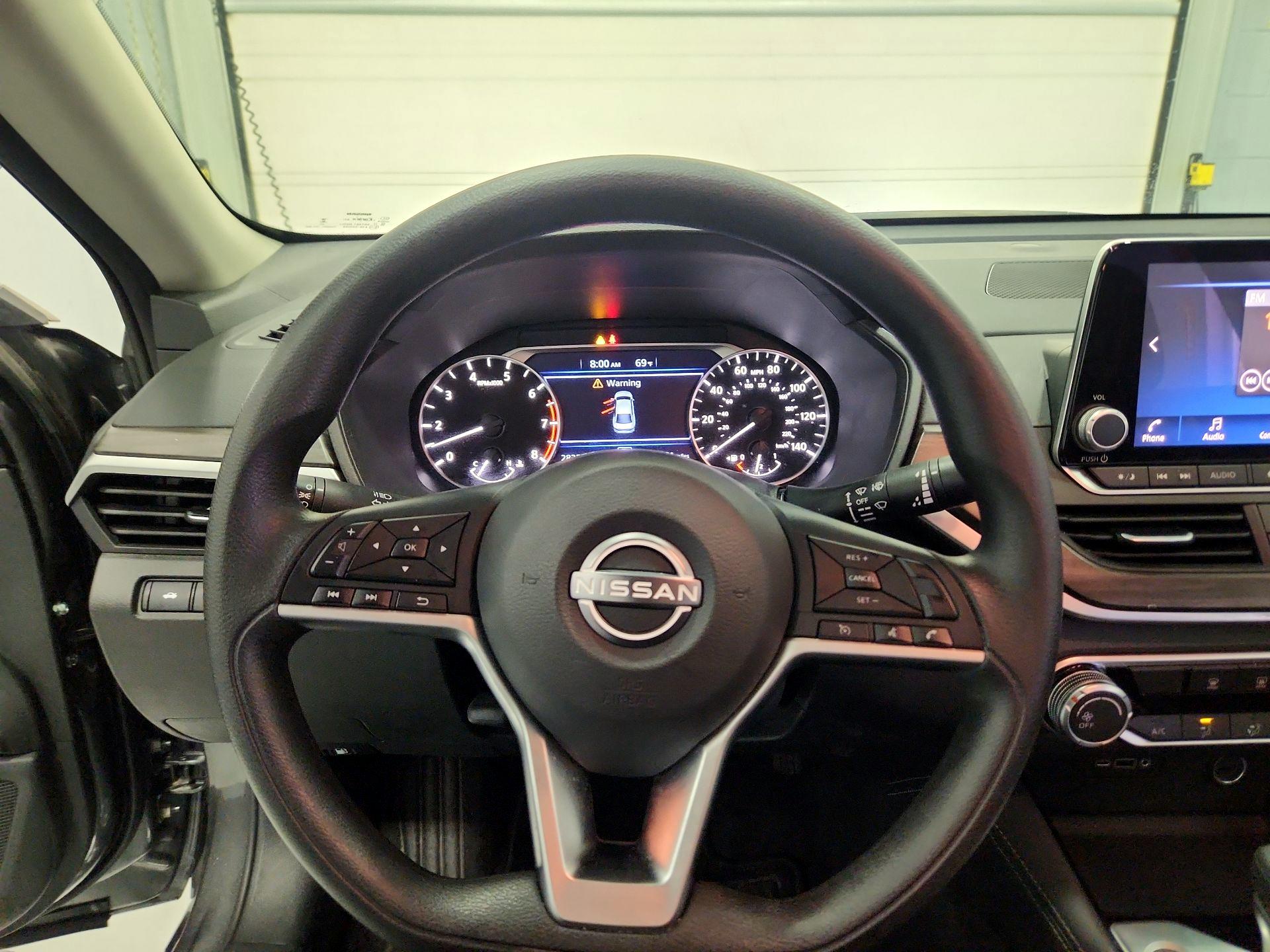 Thumbnail: 2023 Nissan Altima - 10