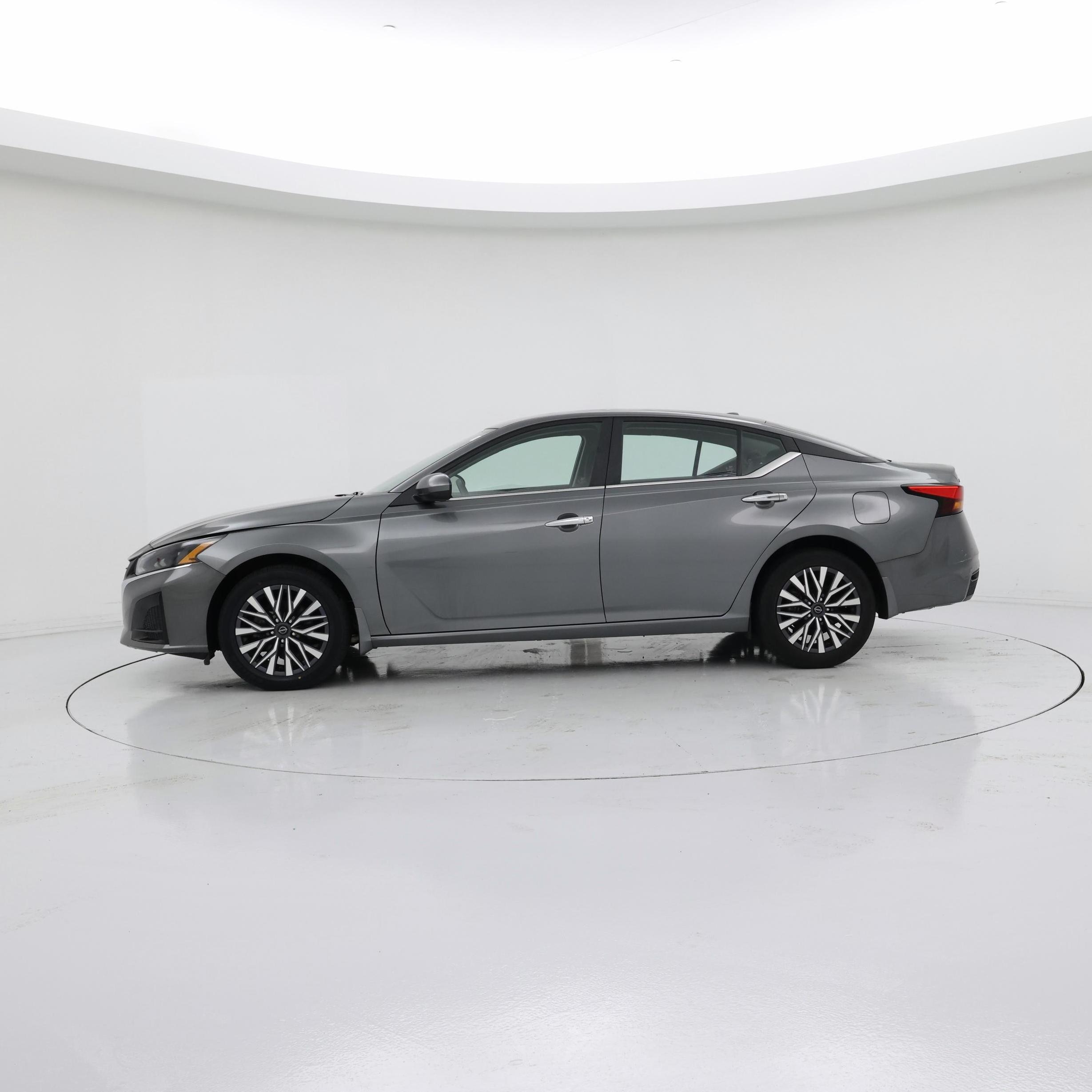 Thumbnail: 2023 Nissan Altima - 3