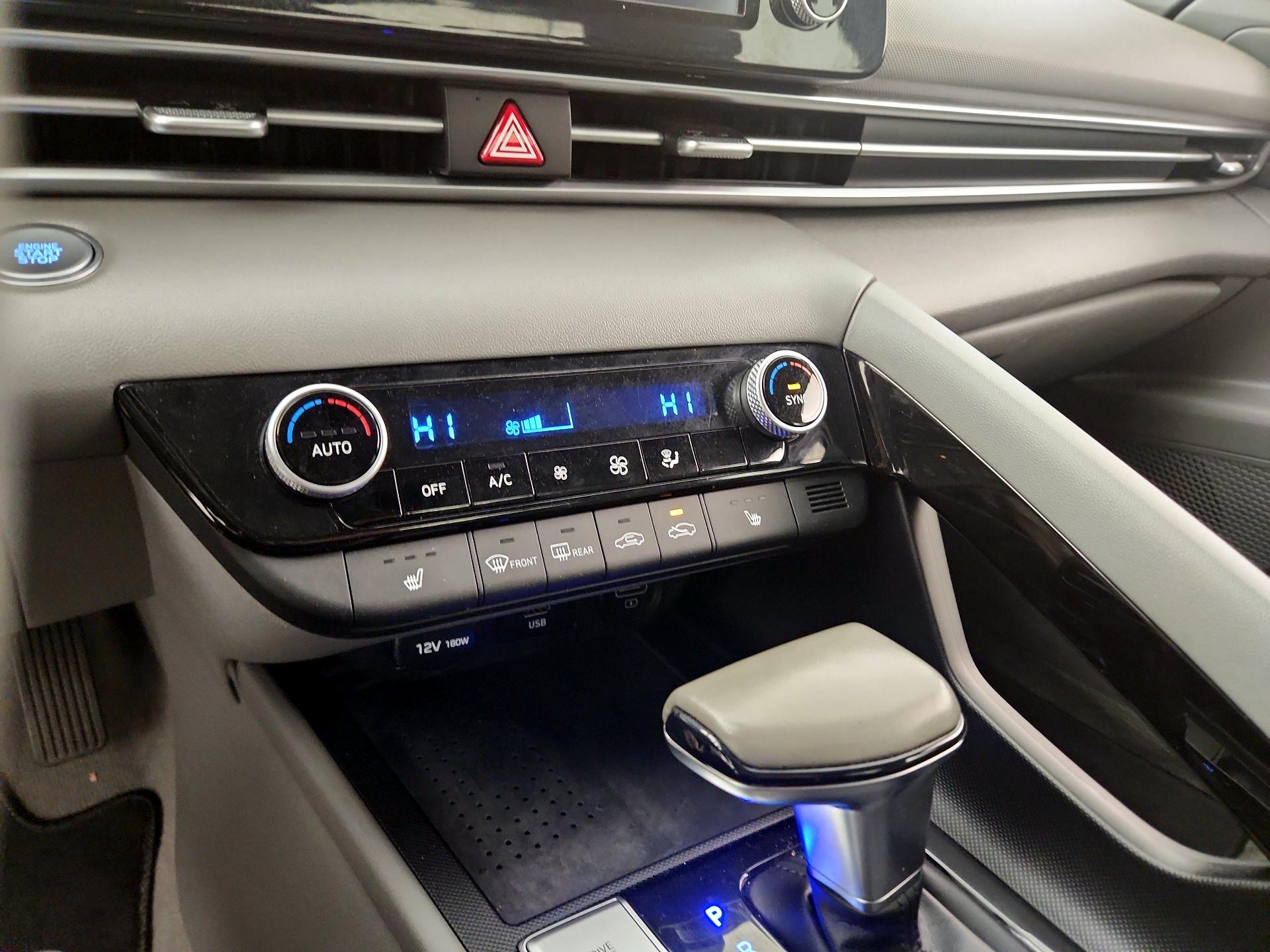 Thumbnail: 2022 Hyundai Elantra - 16