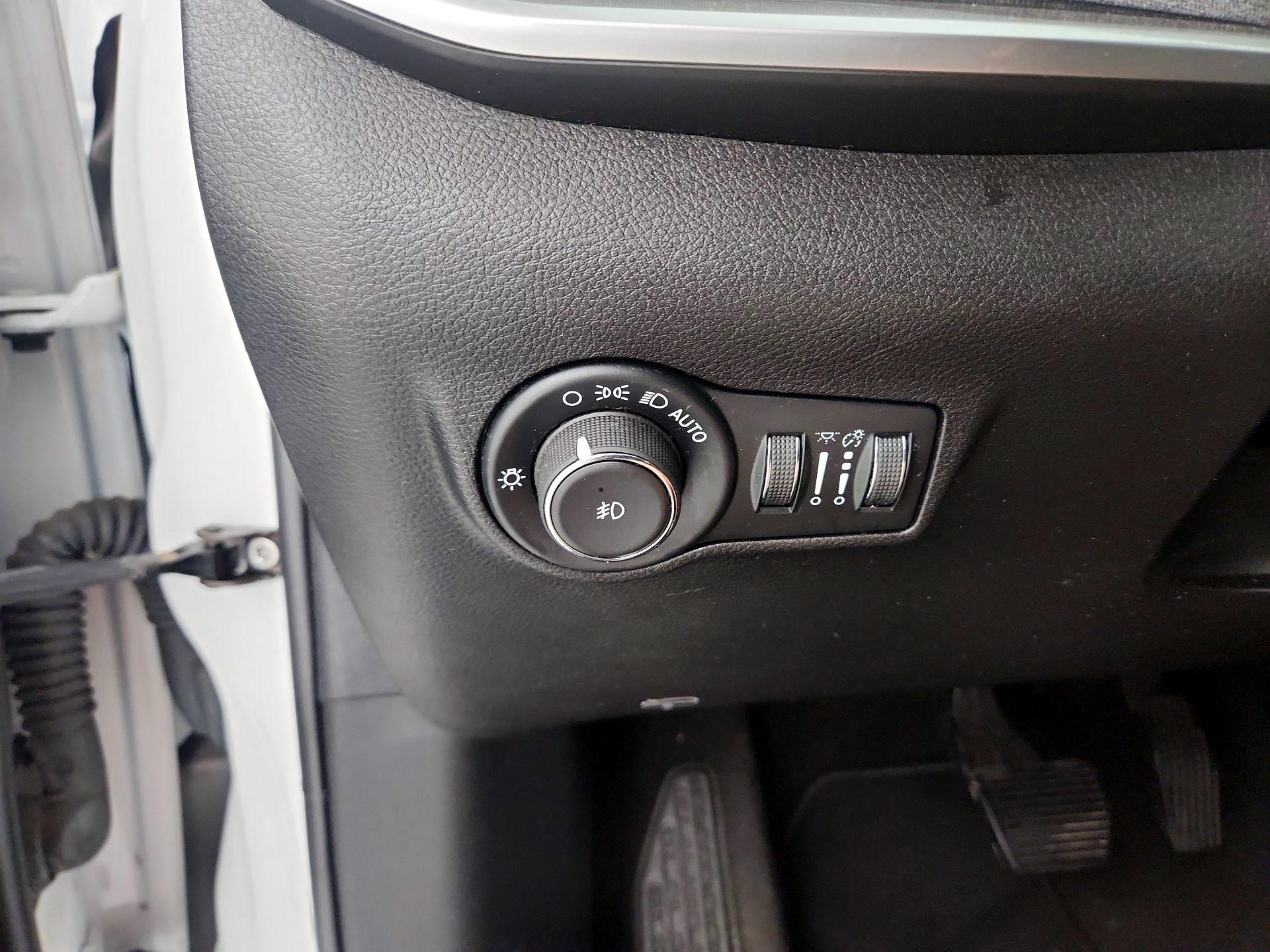 Thumbnail: 2022 Jeep Compass - 13