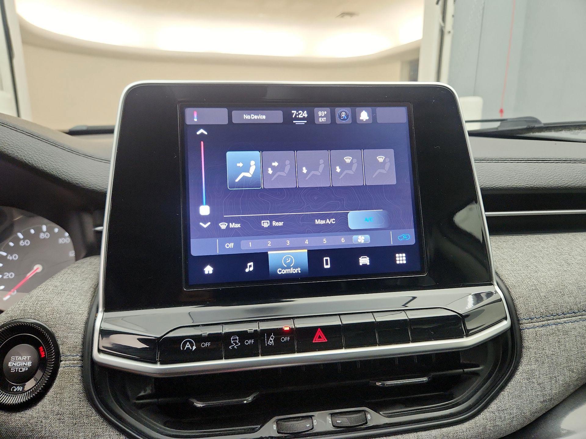 Thumbnail: 2022 Jeep Compass - 16