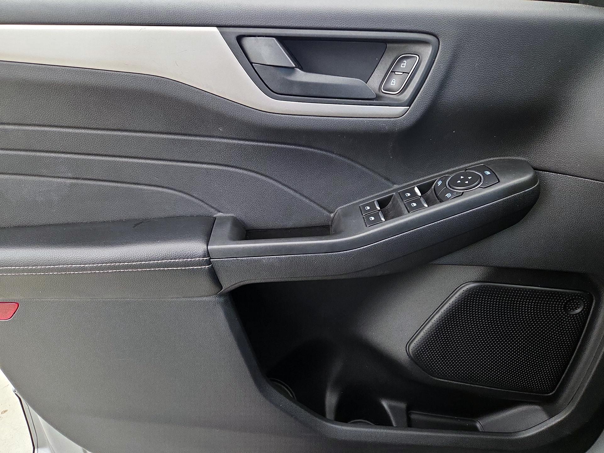 Thumbnail: 2022 Ford Escape - 12