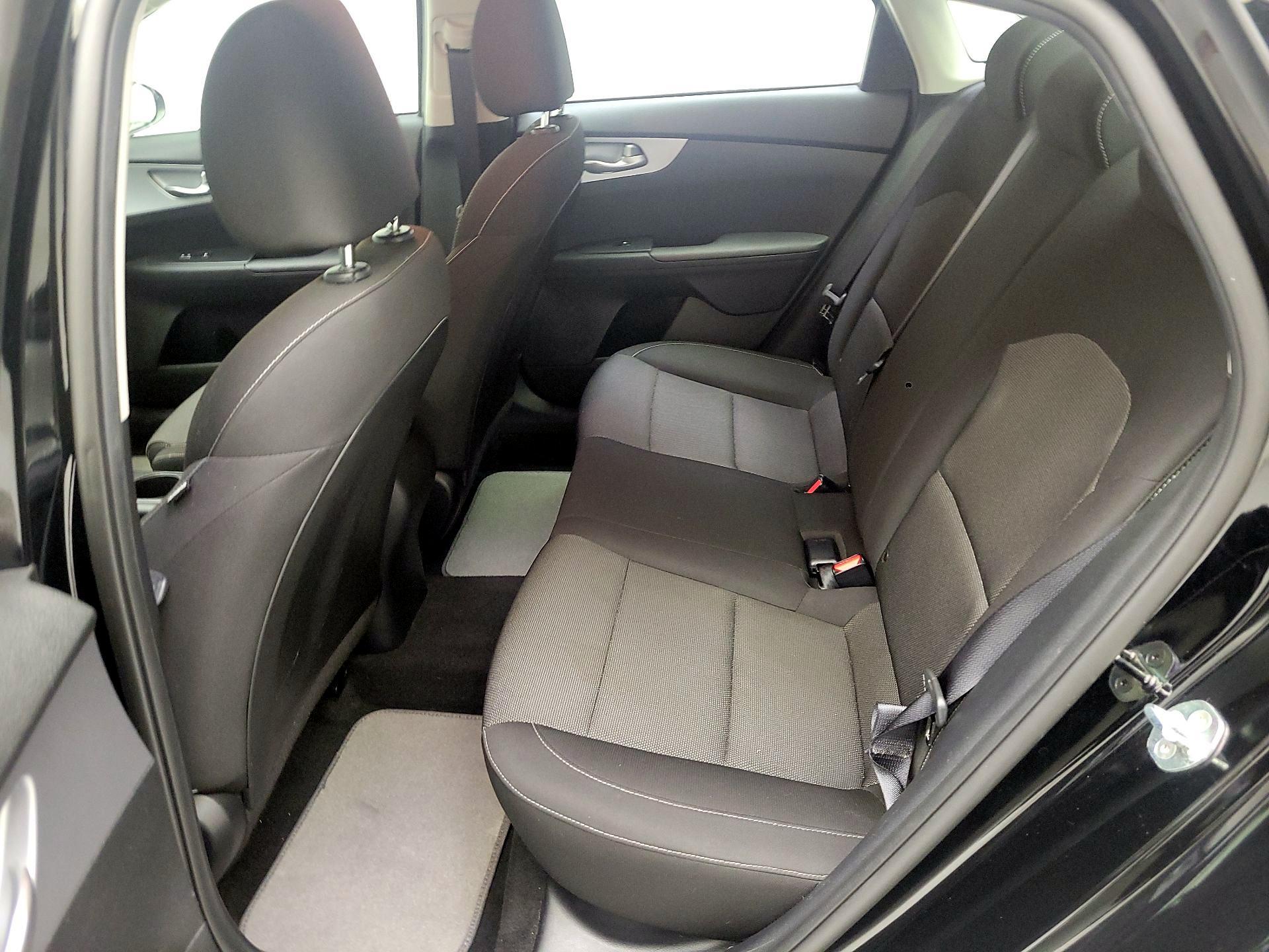 Thumbnail: 2023 Kia Forte - 17