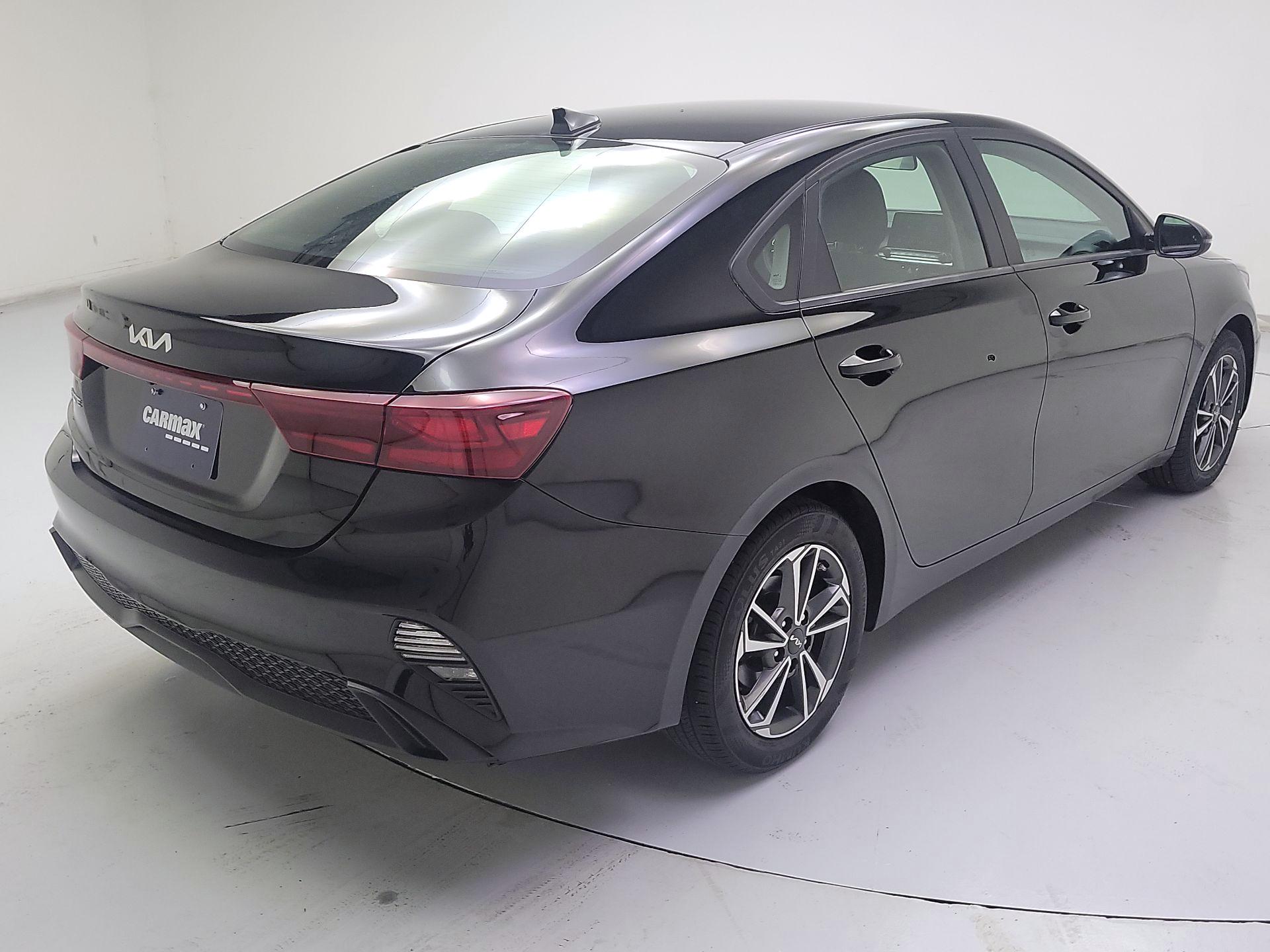 Thumbnail: 2023 Kia Forte - 5