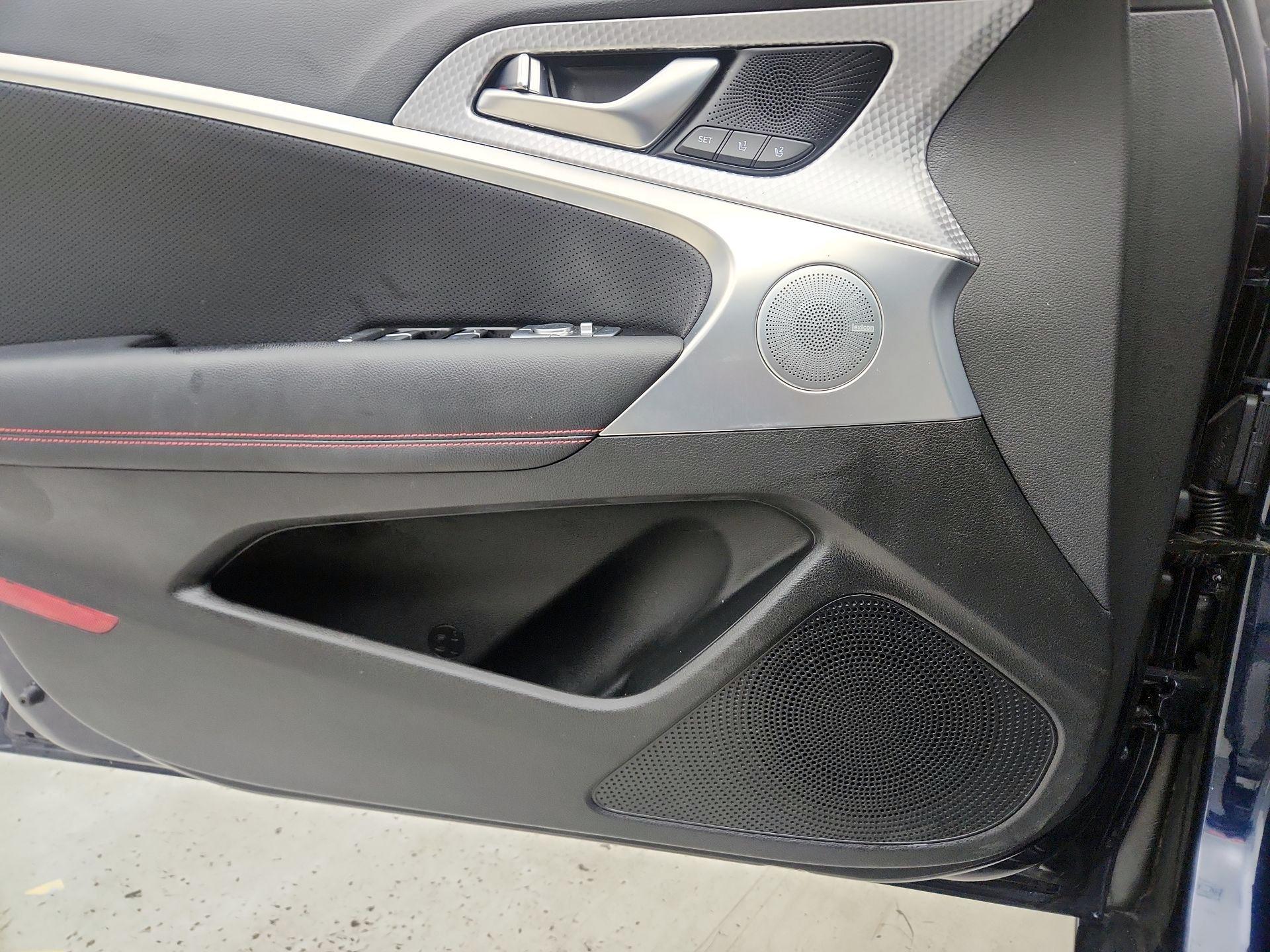 Thumbnail: 2023 Genesis G70 - 12