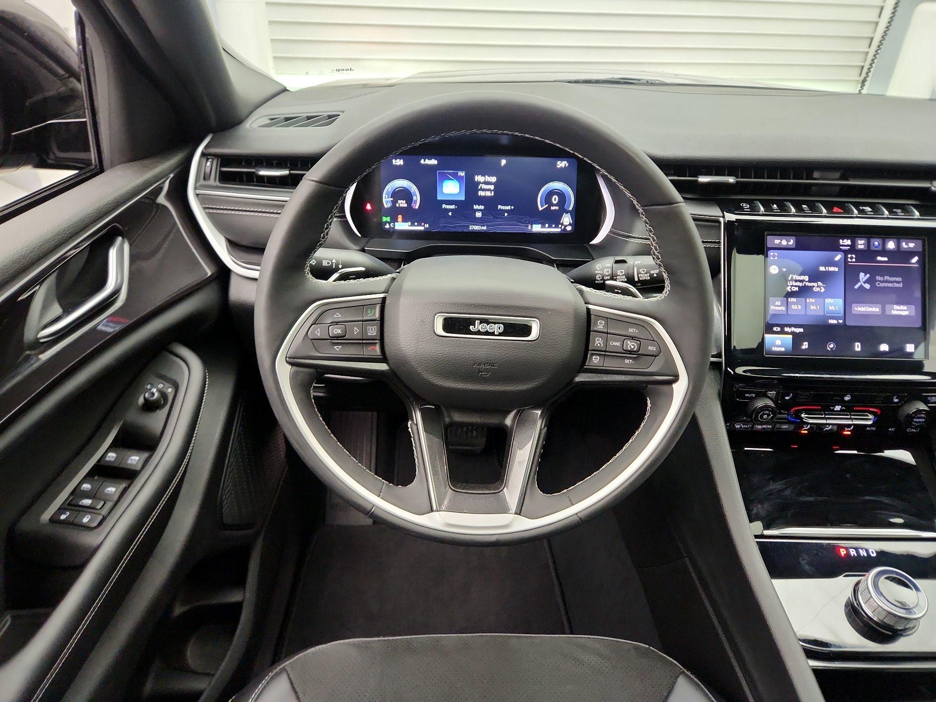 Thumbnail: 2023 Jeep Grand Cherokee - 10