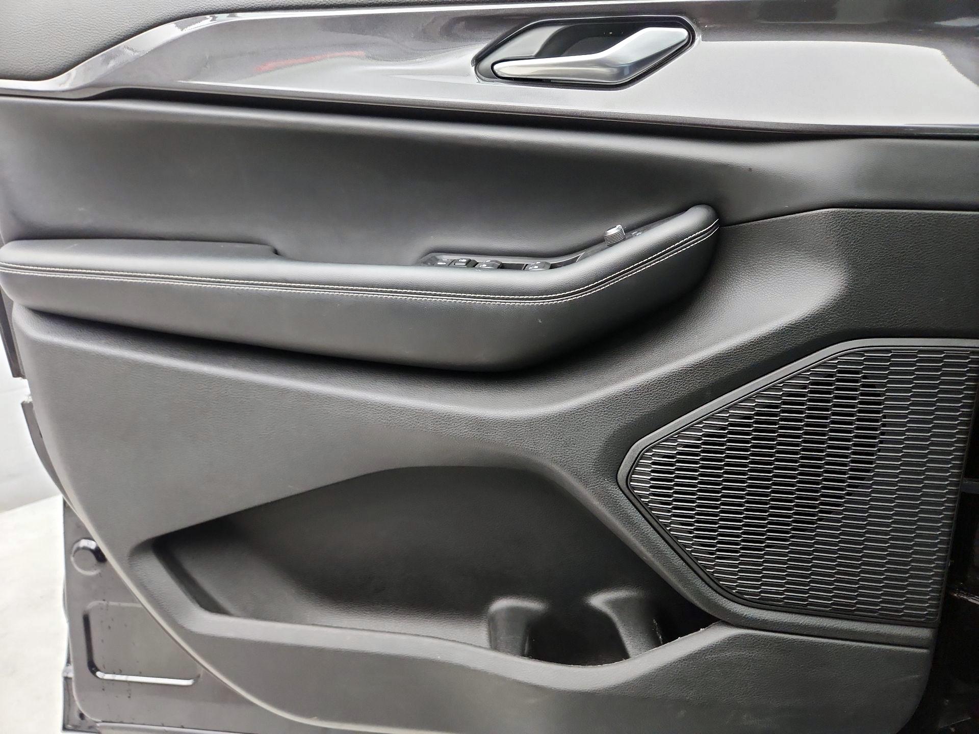 Thumbnail: 2023 Jeep Grand Cherokee - 12