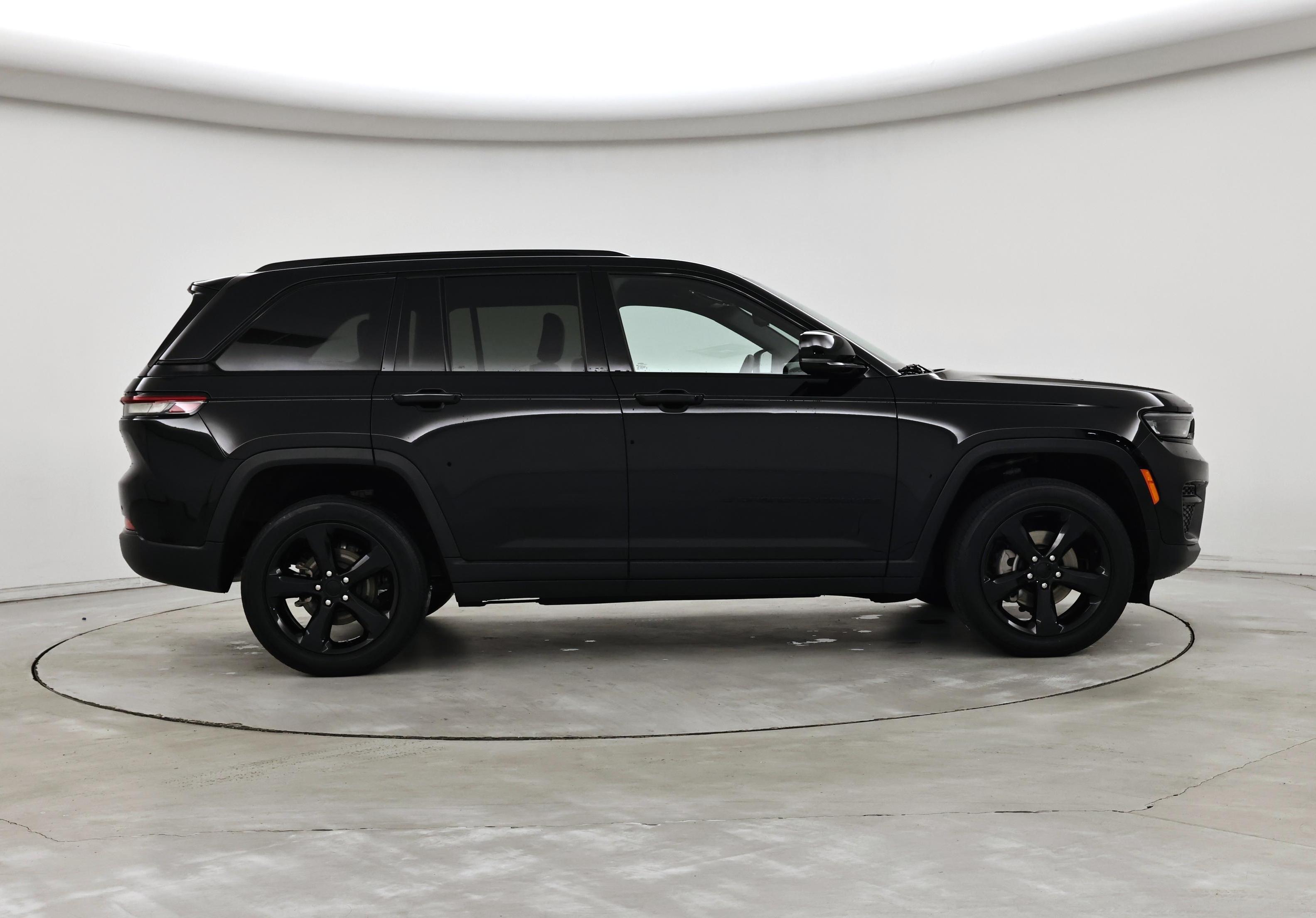 Thumbnail: 2023 Jeep Grand Cherokee - 7