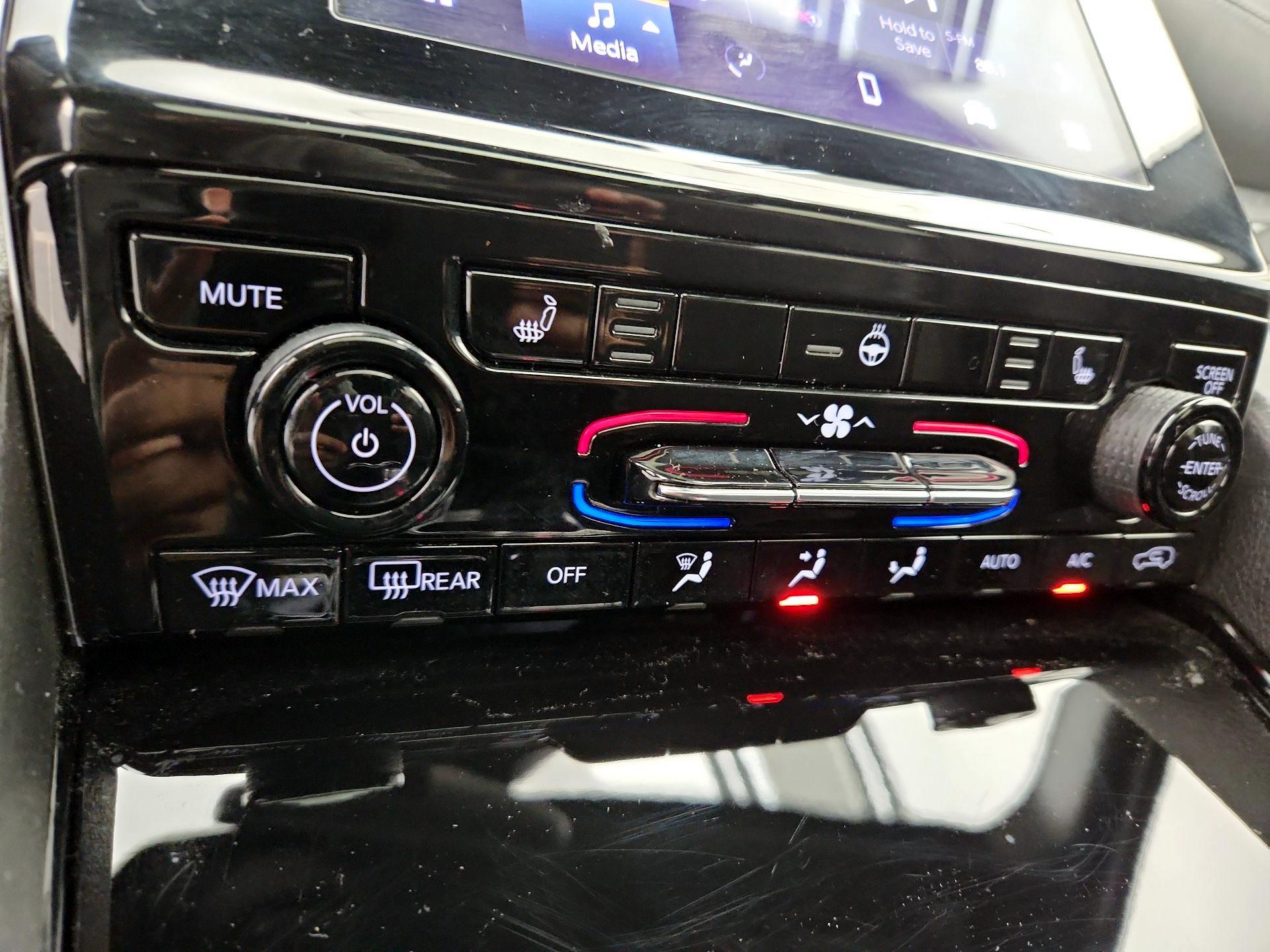 Thumbnail: 2023 Jeep Grand Cherokee - 16