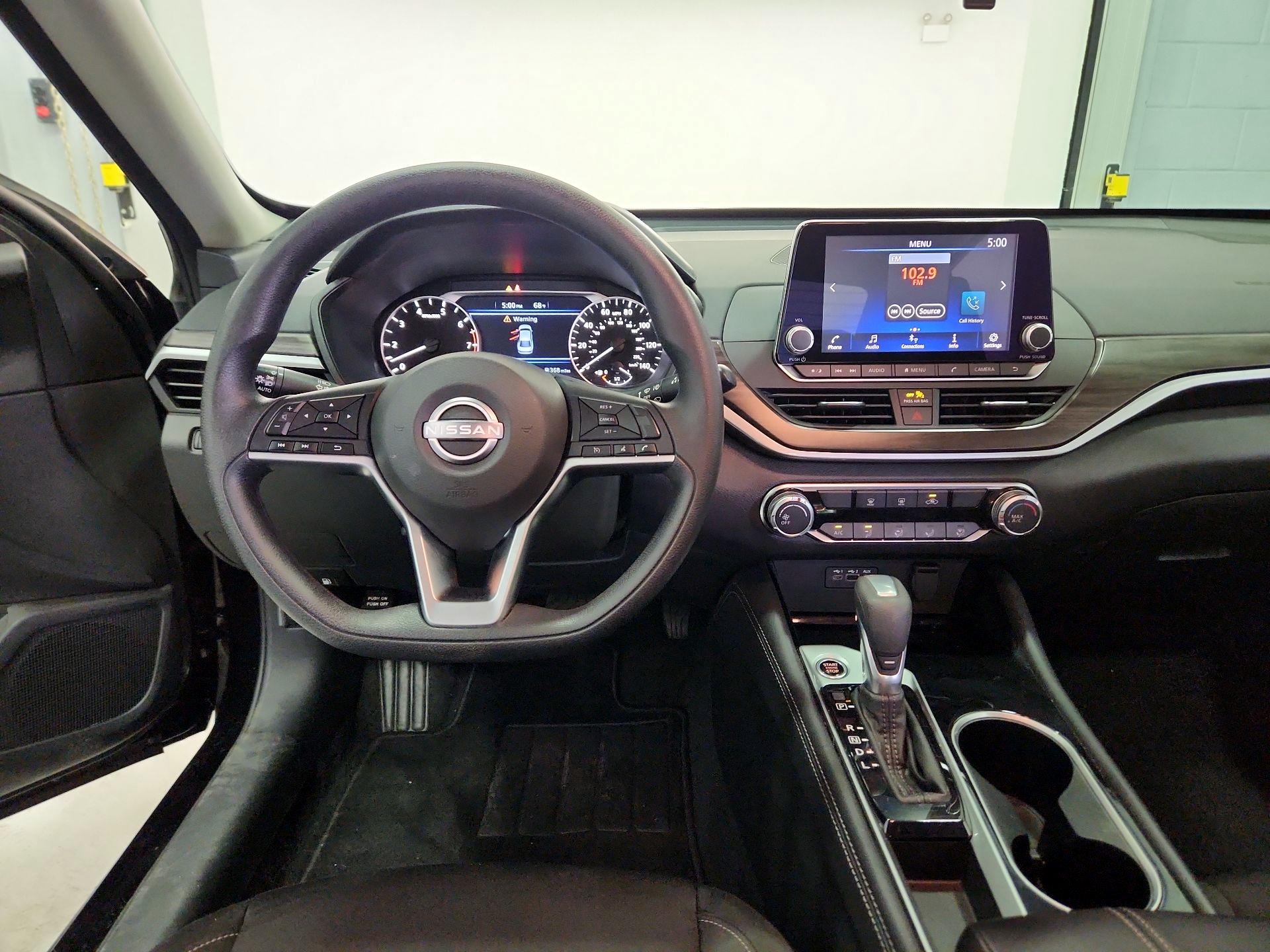 Thumbnail: 2023 Nissan Altima - 9