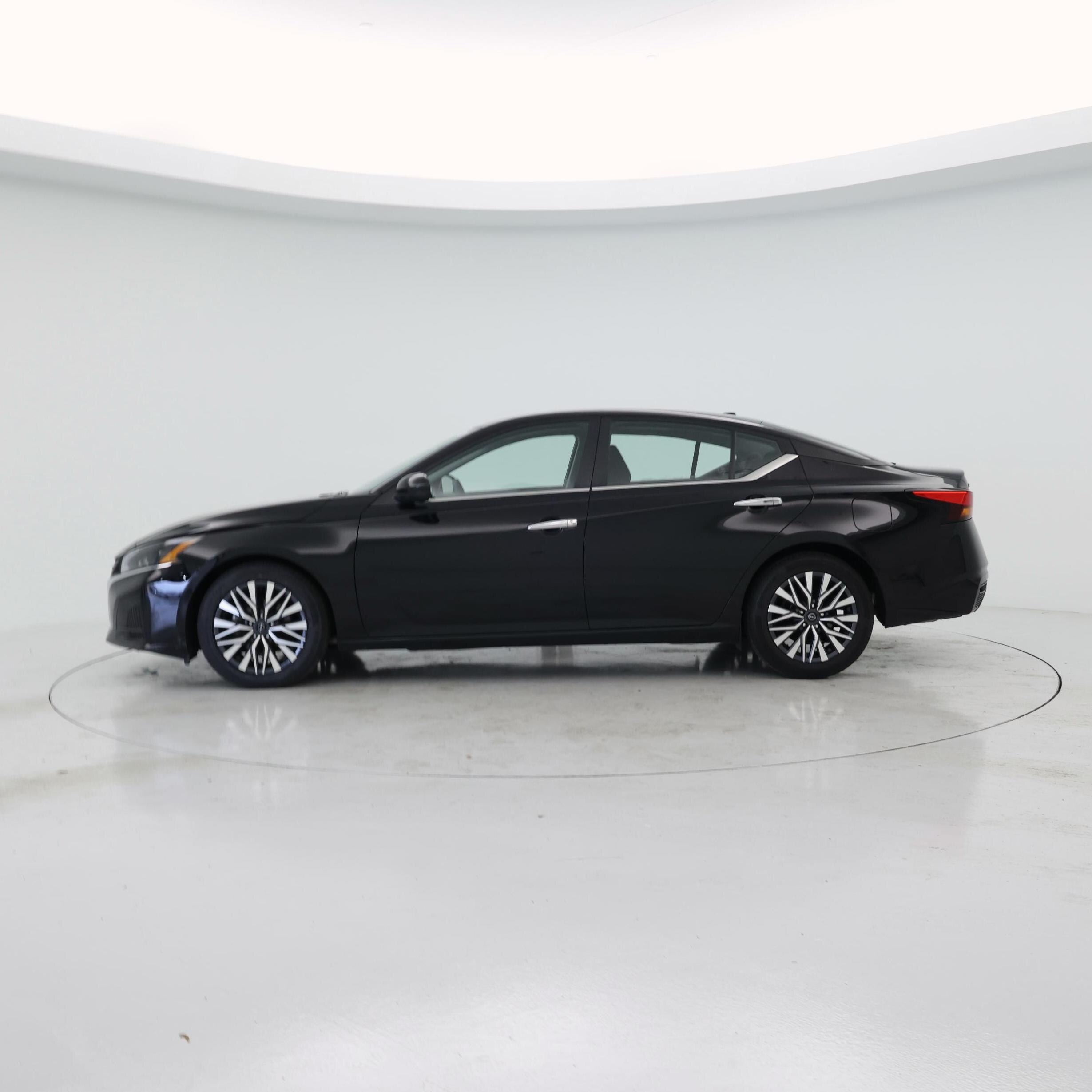 Thumbnail: 2023 Nissan Altima - 3