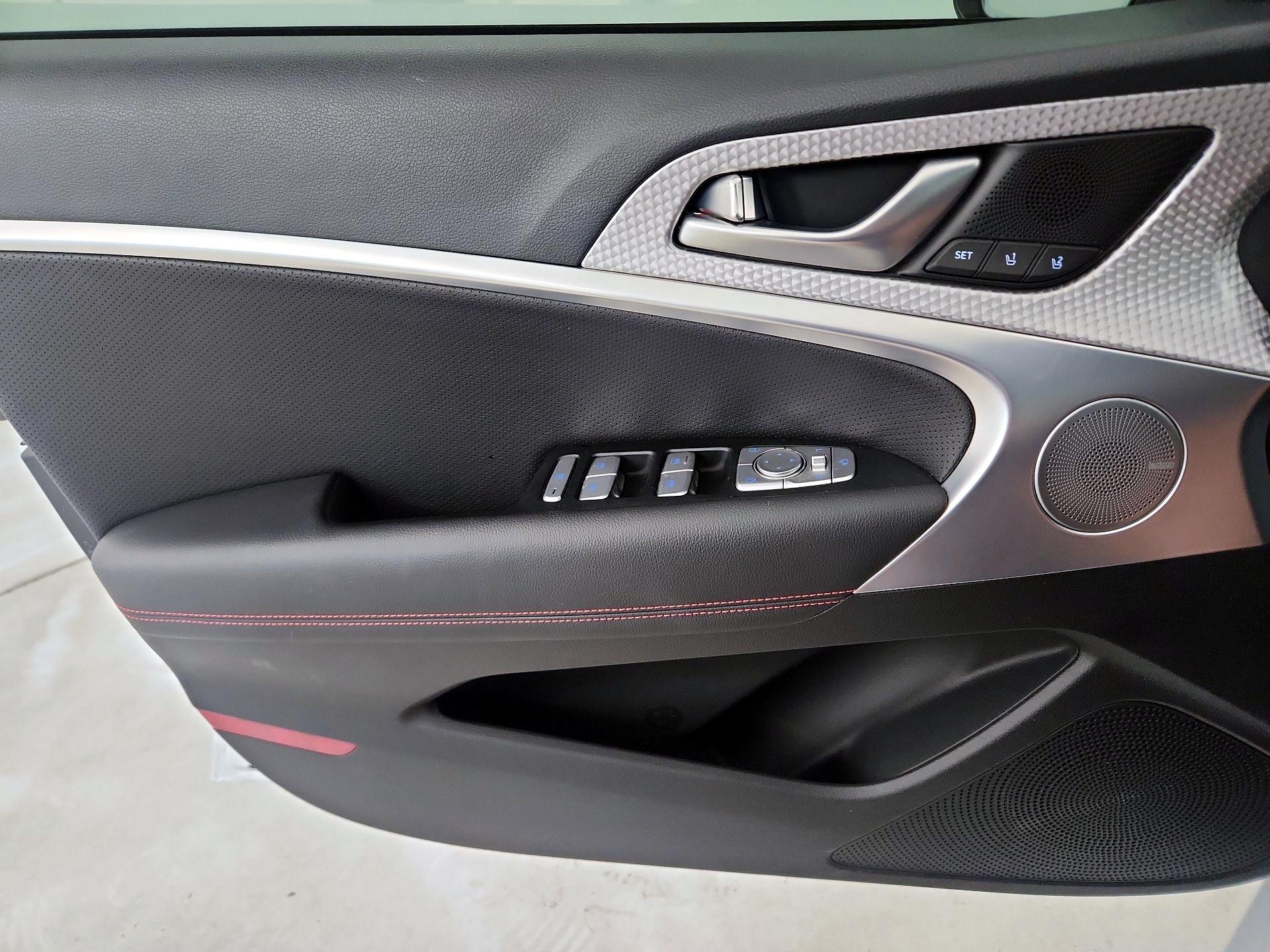 Thumbnail: 2023 Genesis G70 - 12