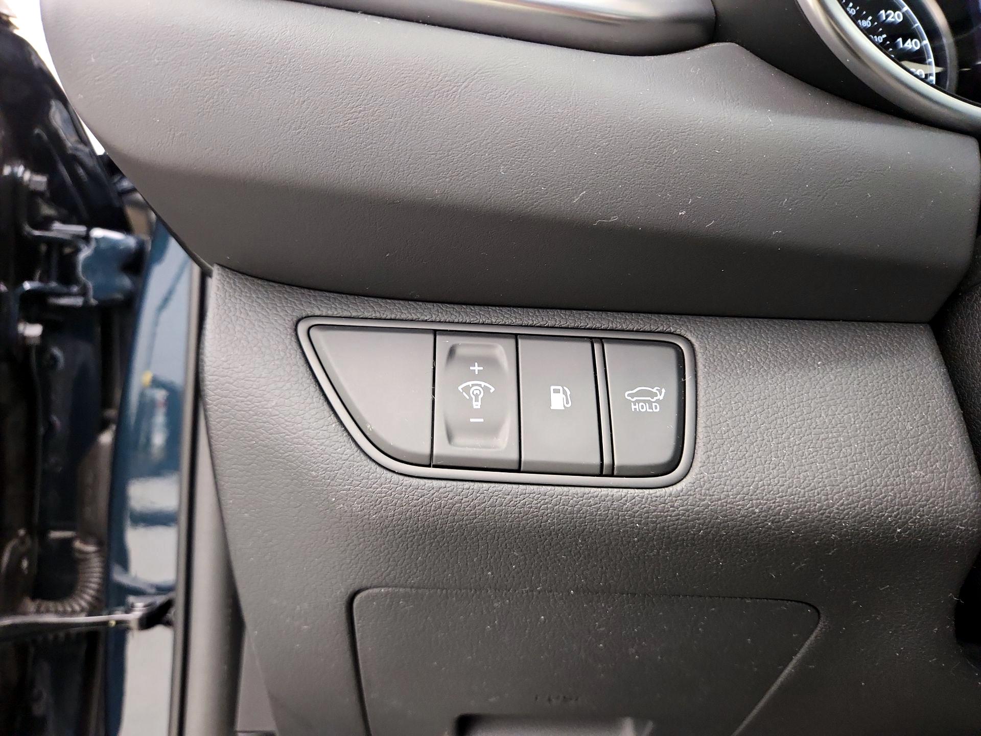 Thumbnail: 2023 Genesis G70 - 13