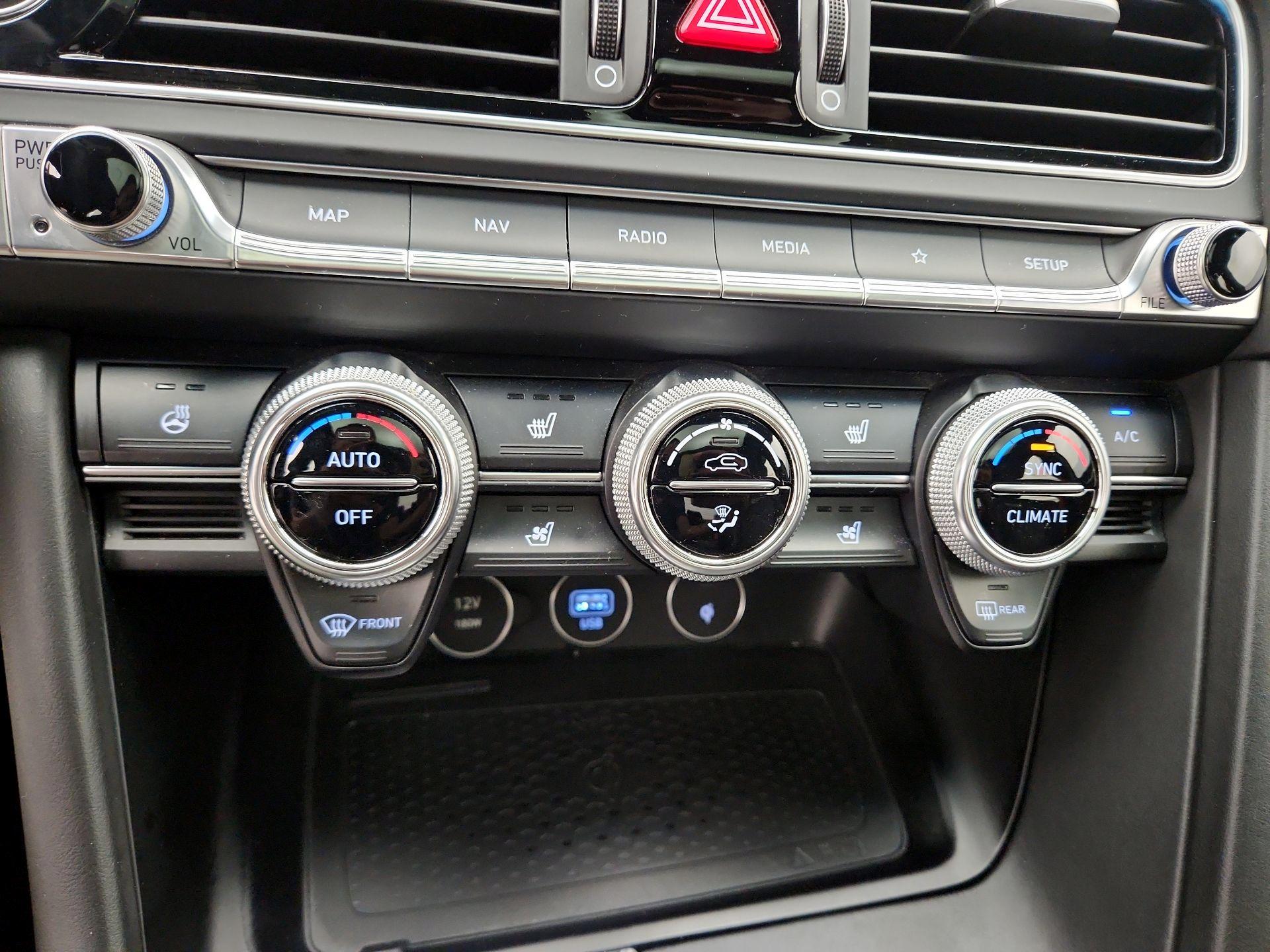 Thumbnail: 2023 Genesis G70 - 17