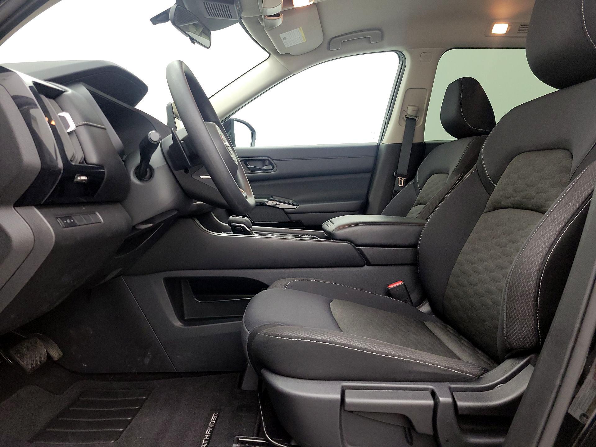 Thumbnail: 2023 Nissan Pathfinder - 11