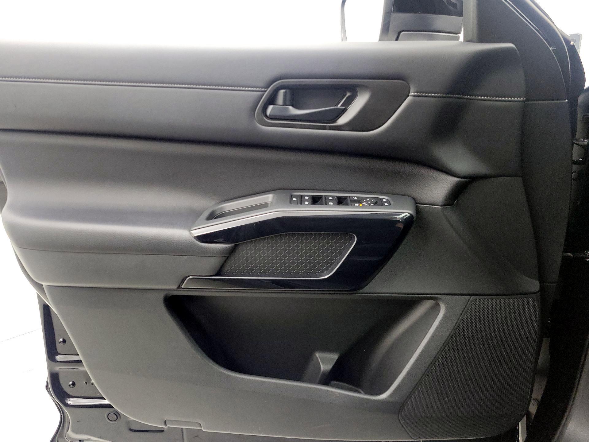 Thumbnail: 2023 Nissan Pathfinder - 12