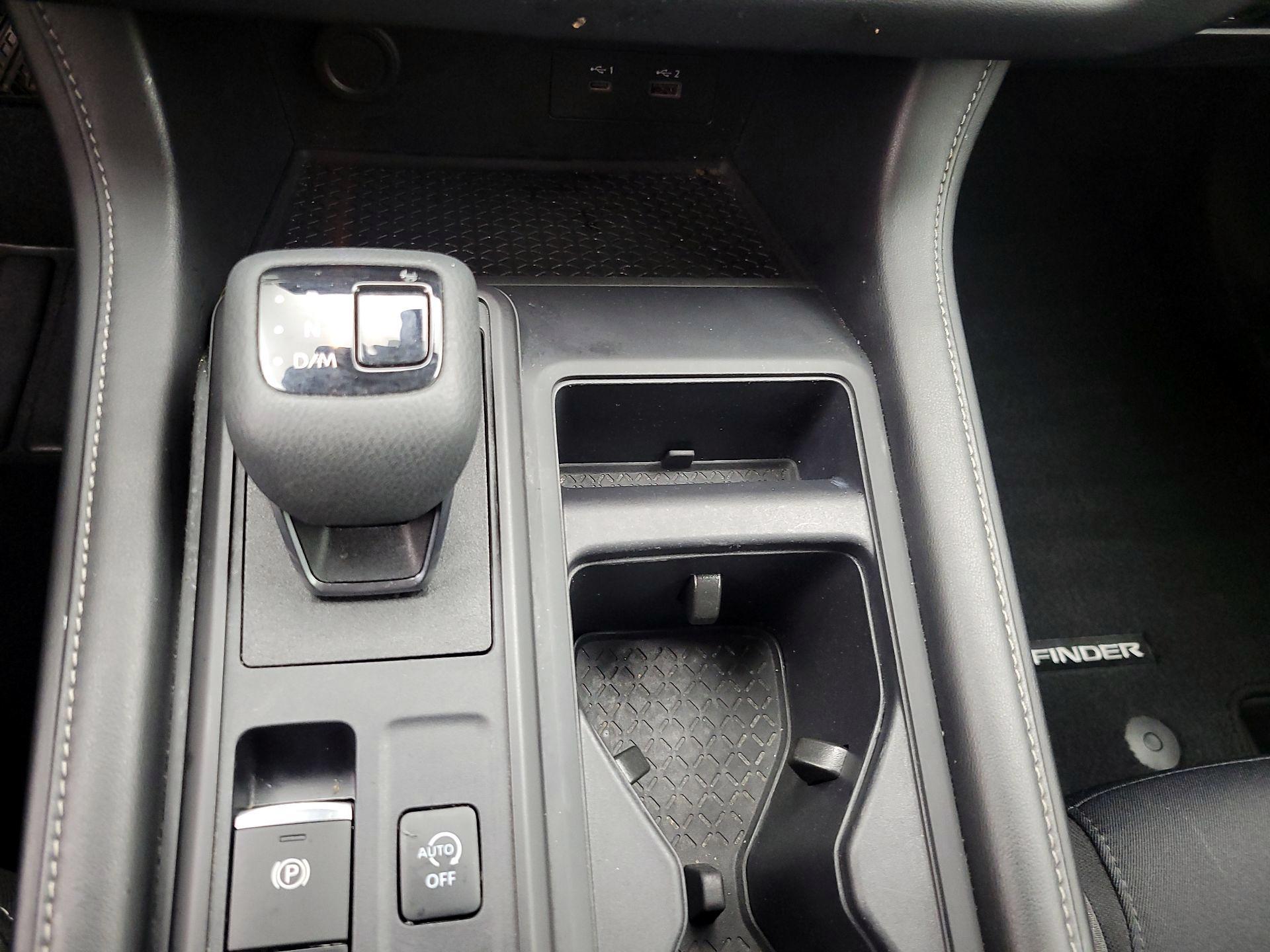 Thumbnail: 2023 Nissan Pathfinder - 17