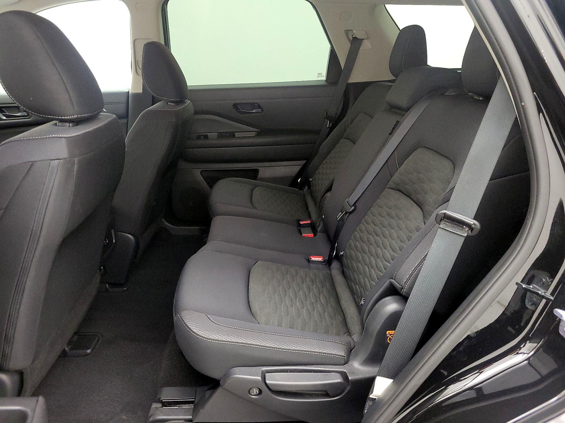 Thumbnail: 2023 Nissan Pathfinder - 19