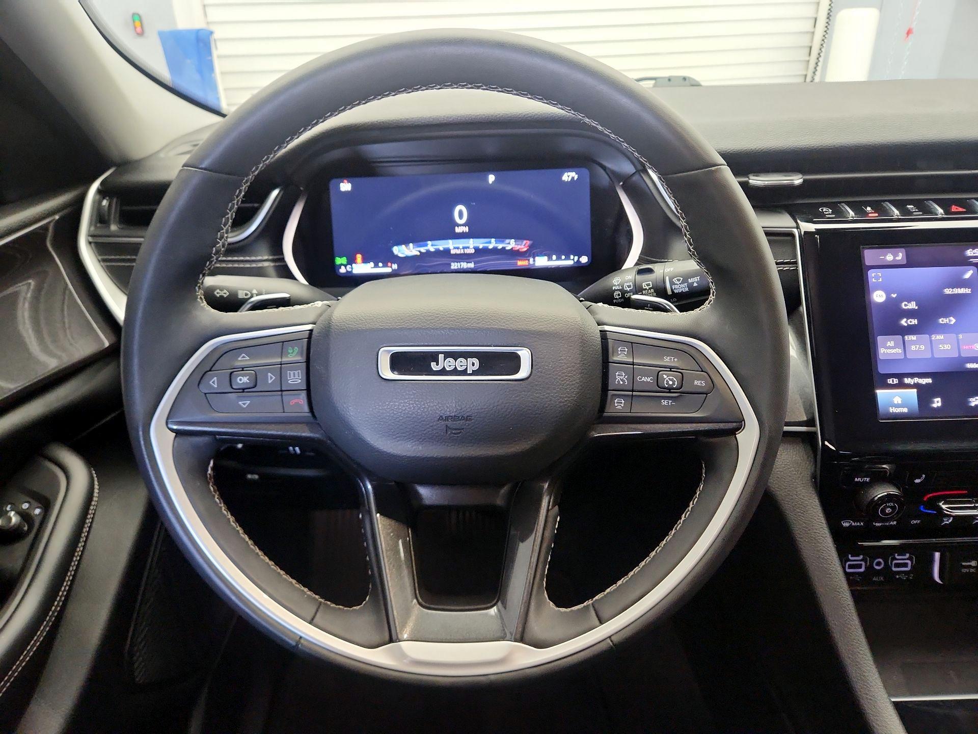 Thumbnail: 2023 Jeep Grand Cherokee - 10