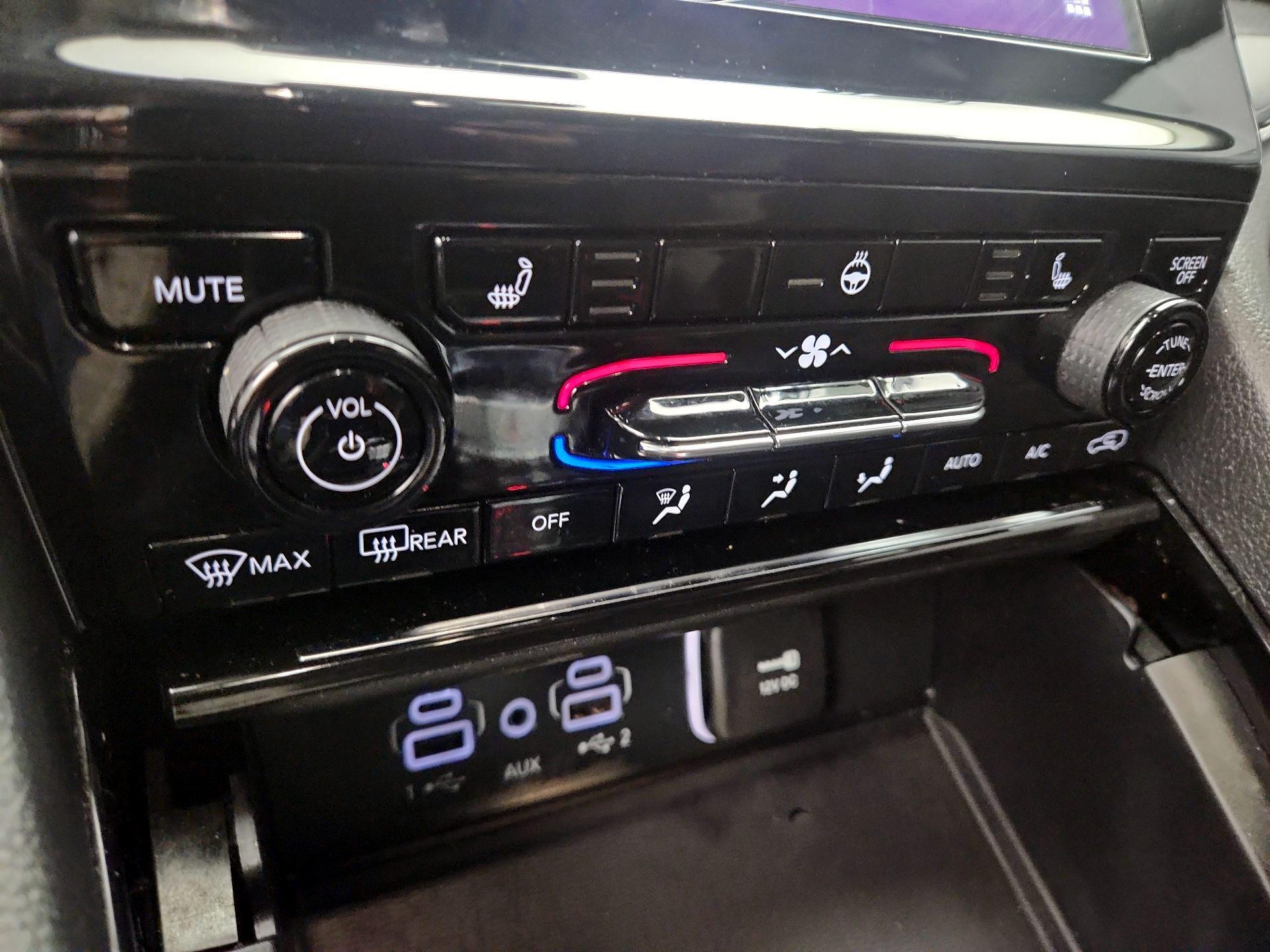 Thumbnail: 2023 Jeep Grand Cherokee - 16