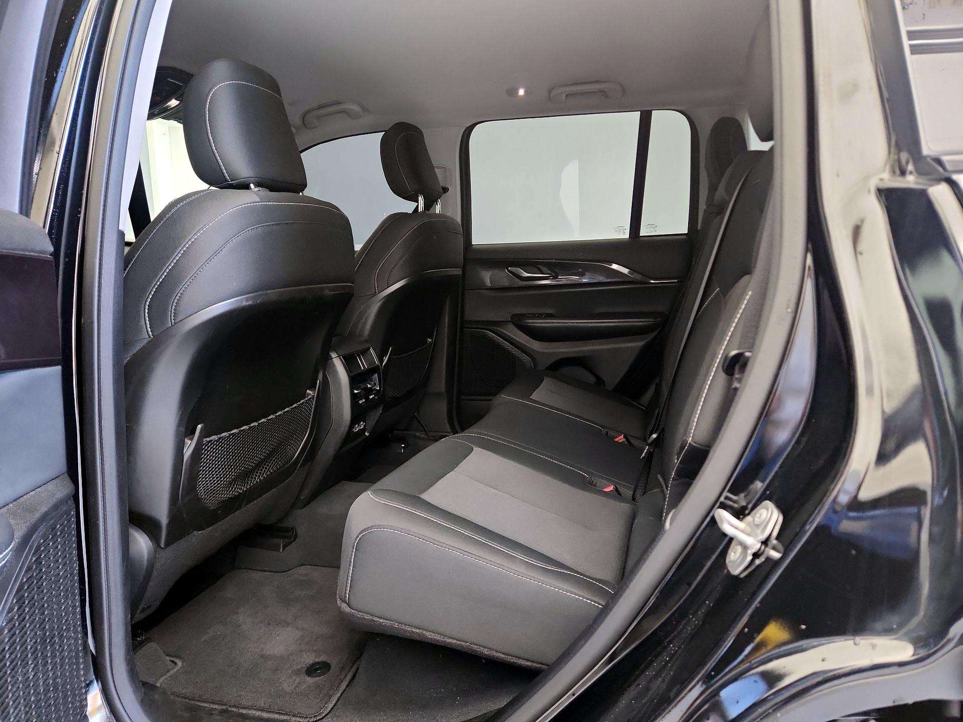 Thumbnail: 2023 Jeep Grand Cherokee - 19