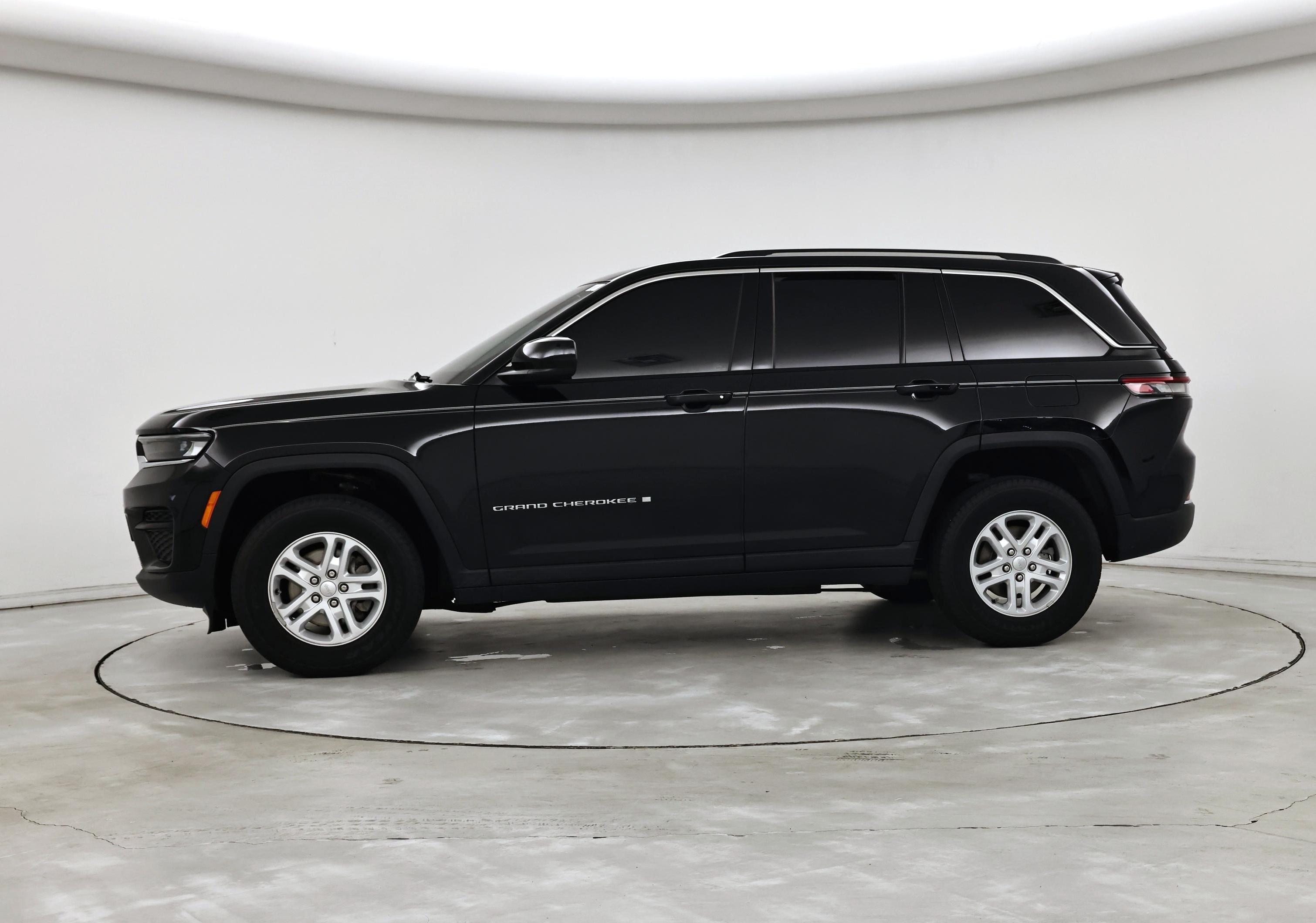 Thumbnail: 2023 Jeep Grand Cherokee - 3