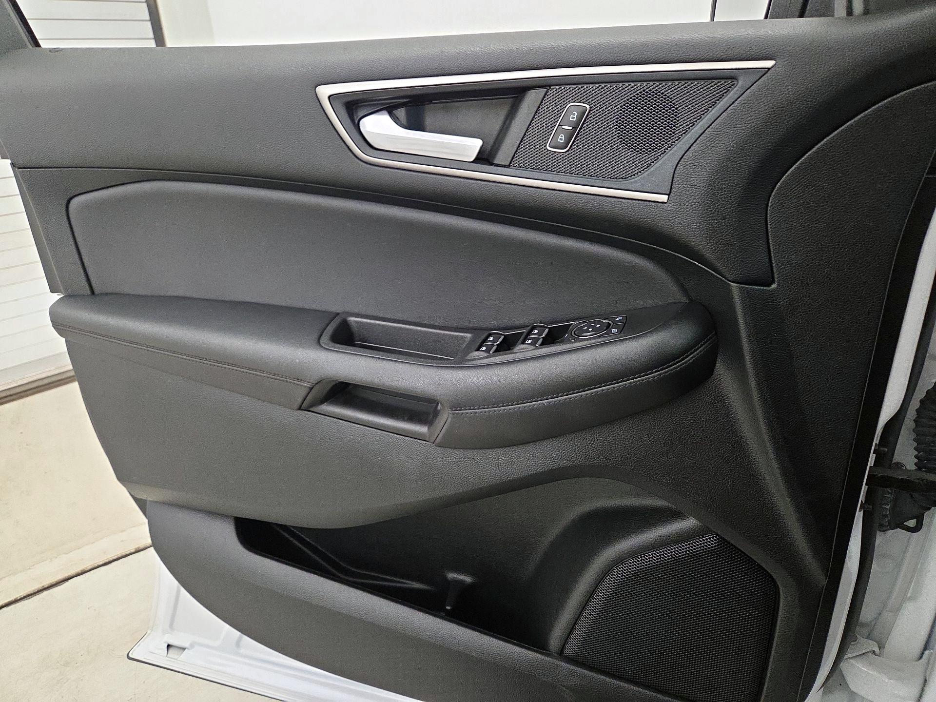 Thumbnail: 2022 Ford Edge - 12