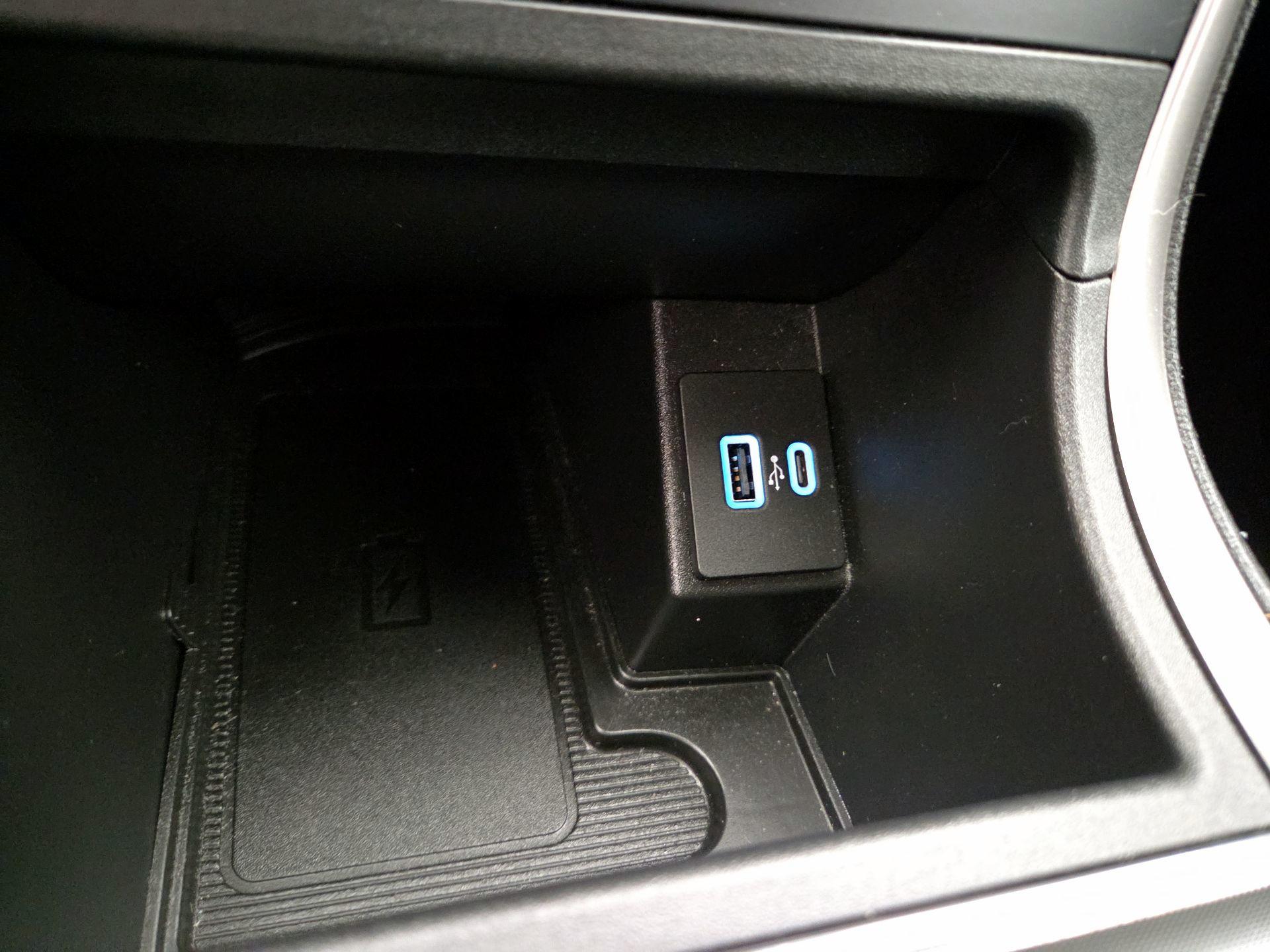 Thumbnail: 2022 Ford Edge - 18