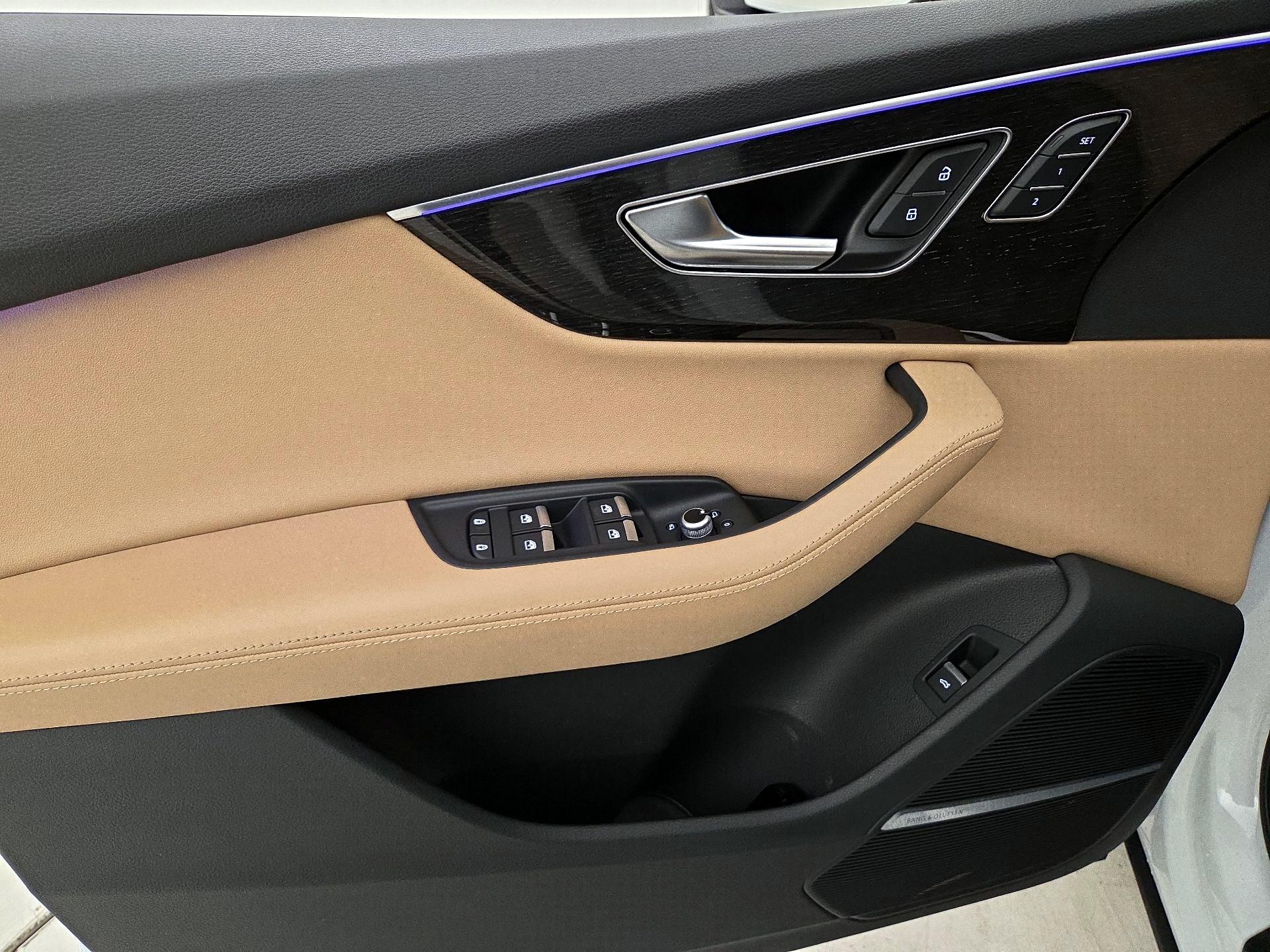 Thumbnail: 2022 Audi Q7 - 12